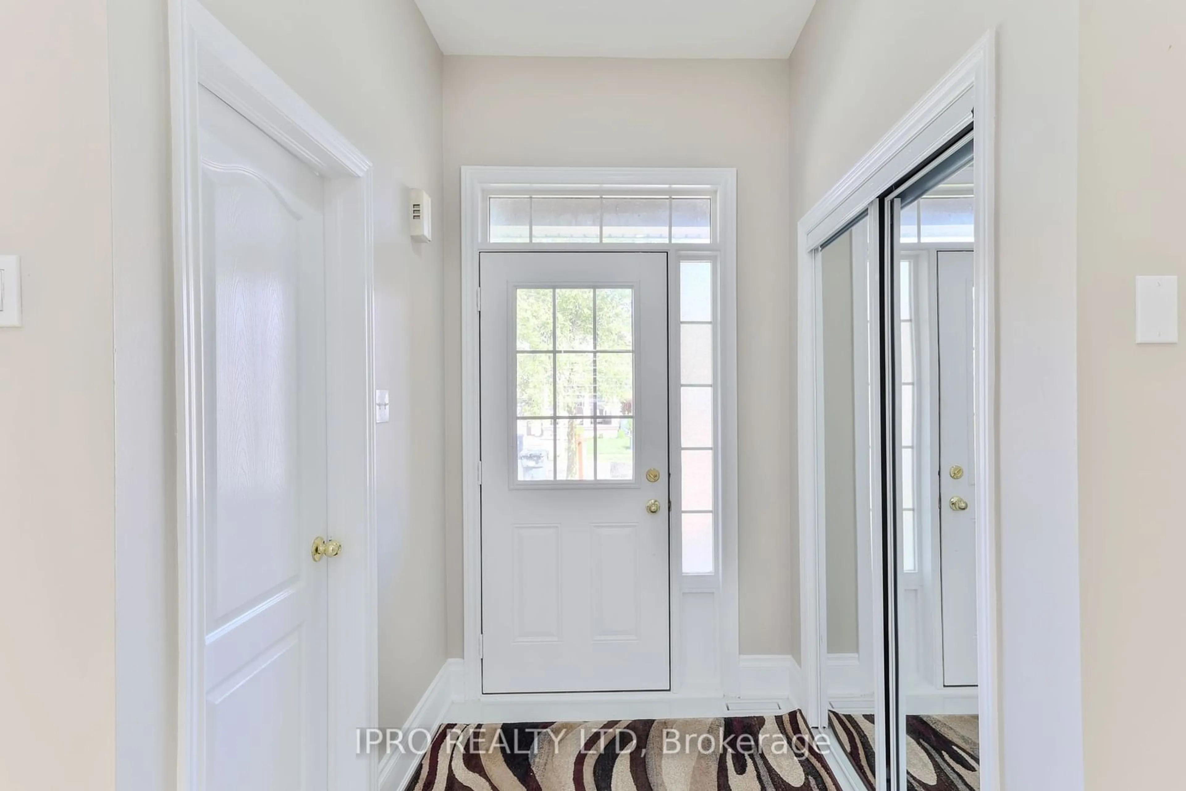 Indoor entryway for 17 Prudhomme Dr, Brampton Ontario L6R 0H2