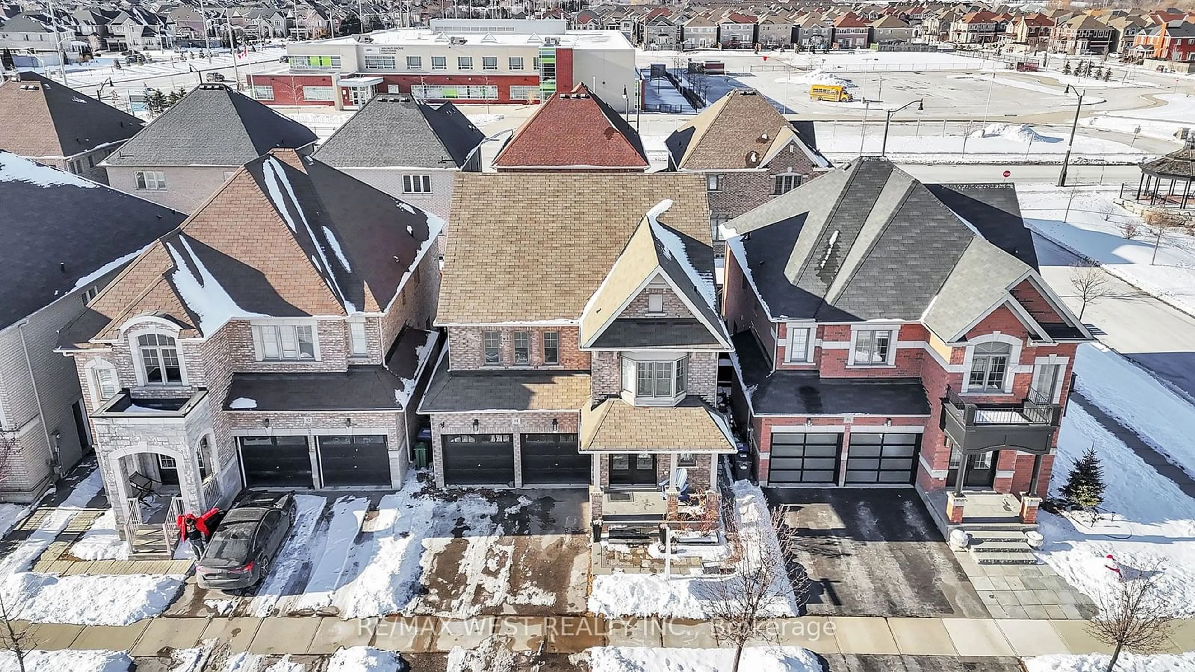 A pic from outside/outdoor area/front of a property/back of a property/a pic from drone, city buildings view from balcony for 84 Lone Rock Circ, Brampton Ontario L6P 0K4