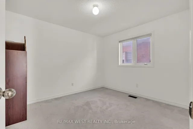 Additional property image - 84 Lone Rock Circ