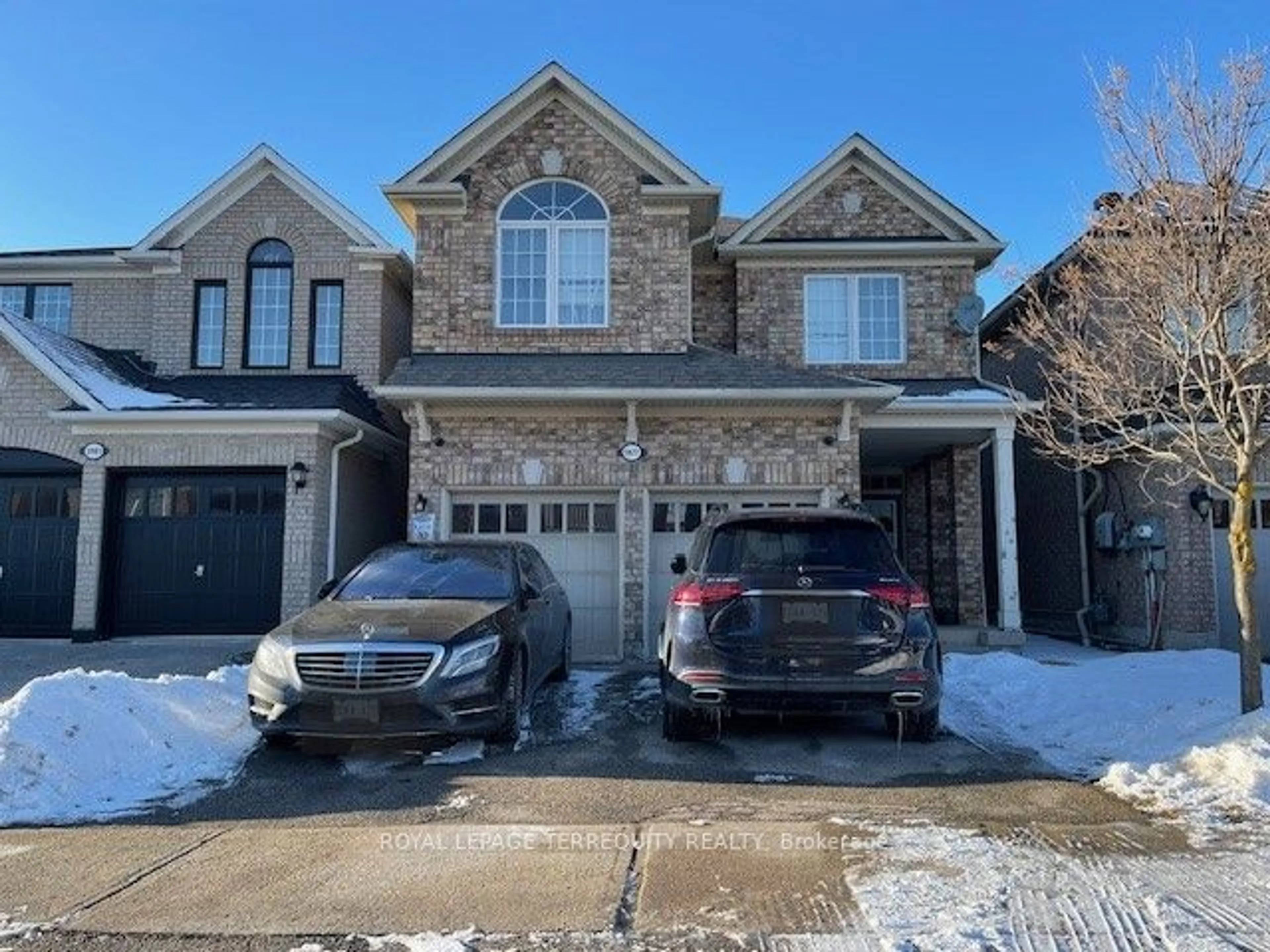 Home with brick exterior material, street for 3977 Mayla Dr, Mississauga Ontario L5M 7Y9