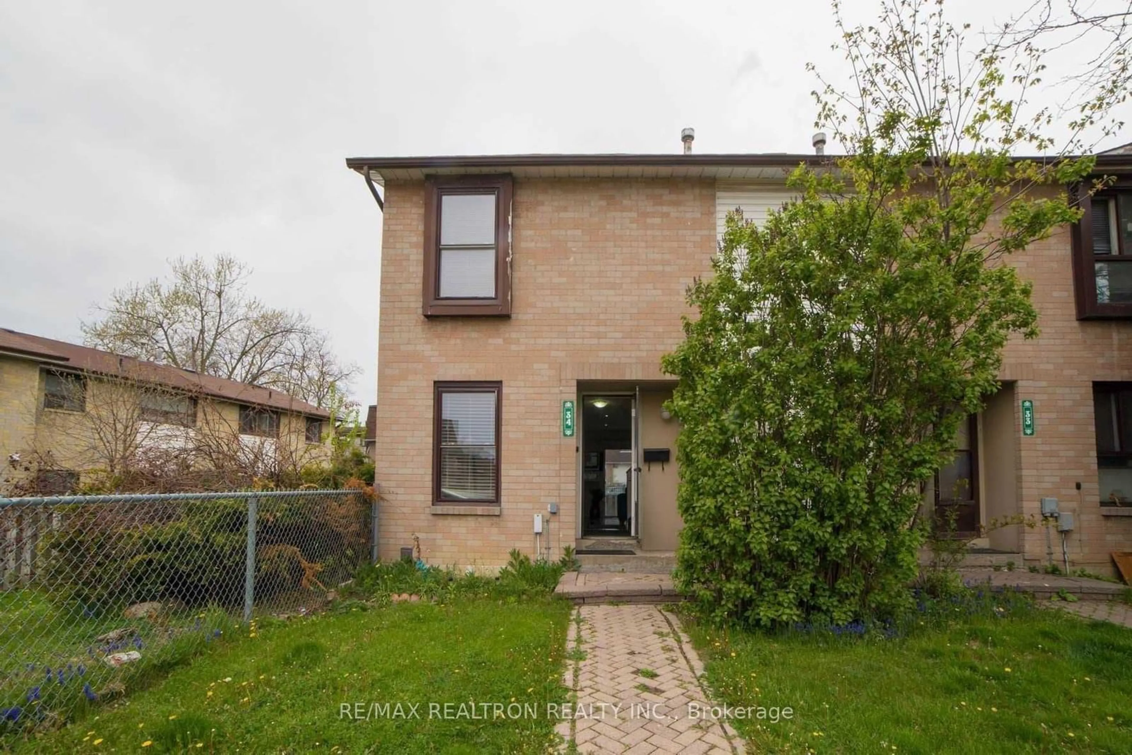 Home with brick exterior material, street for 34 Fleetwood Cres #63, Brampton Ontario L6T 2E5