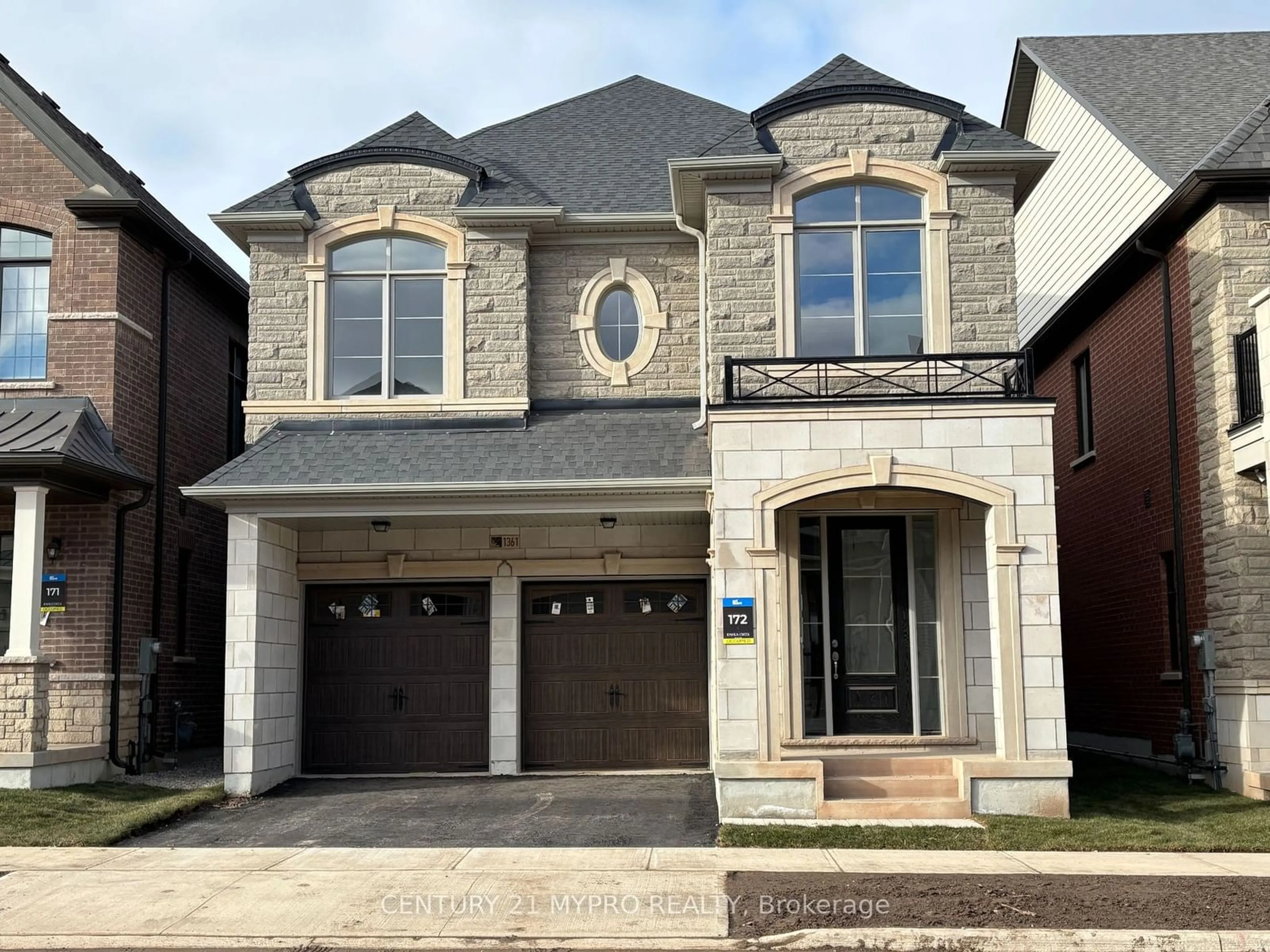 Home with brick exterior material, street for 1361 Hydrangea Gdns, Oakville Ontario L6H 7Z7