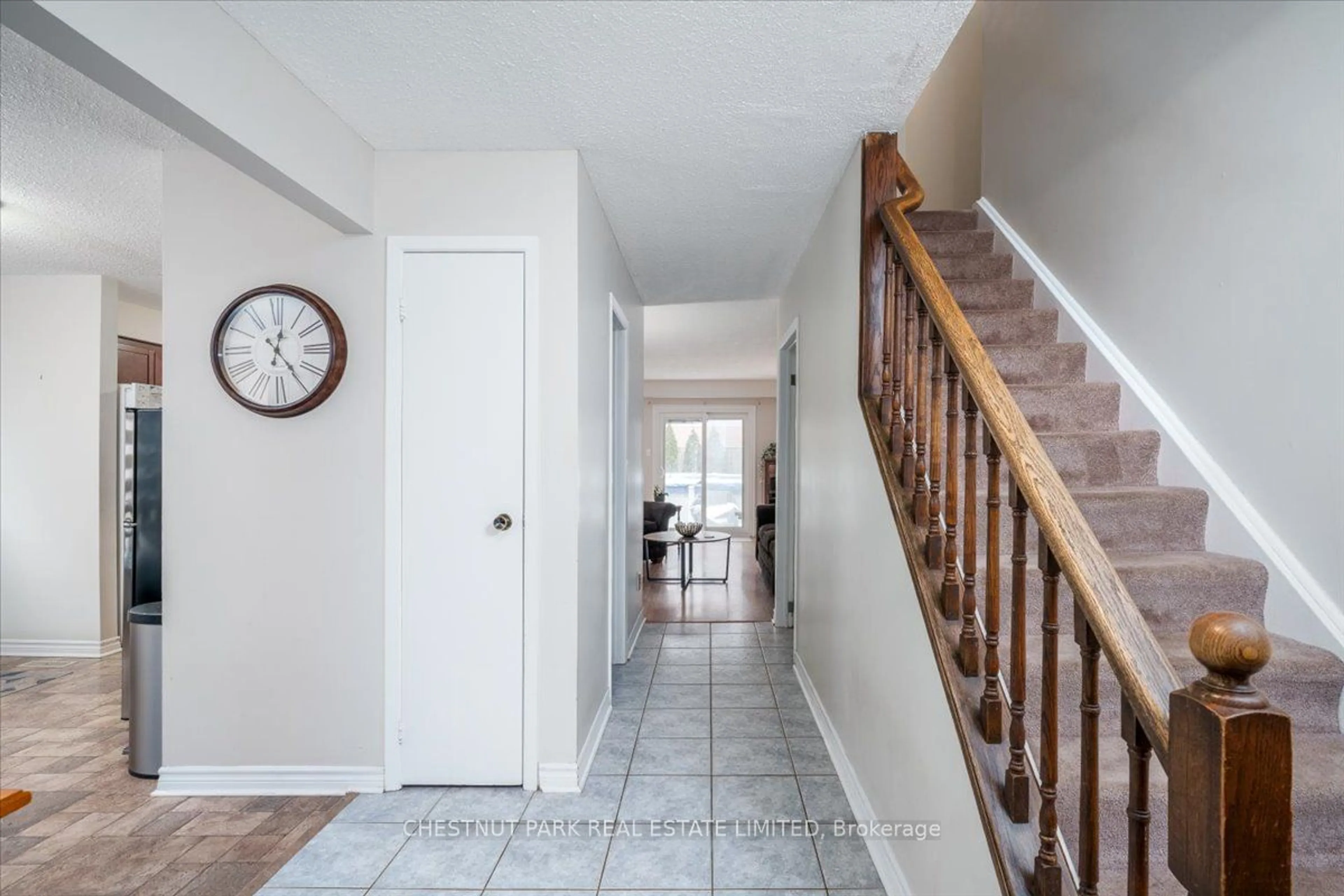 Indoor entryway for 3052 Keynes Cres, Mississauga Ontario L5N 3A1