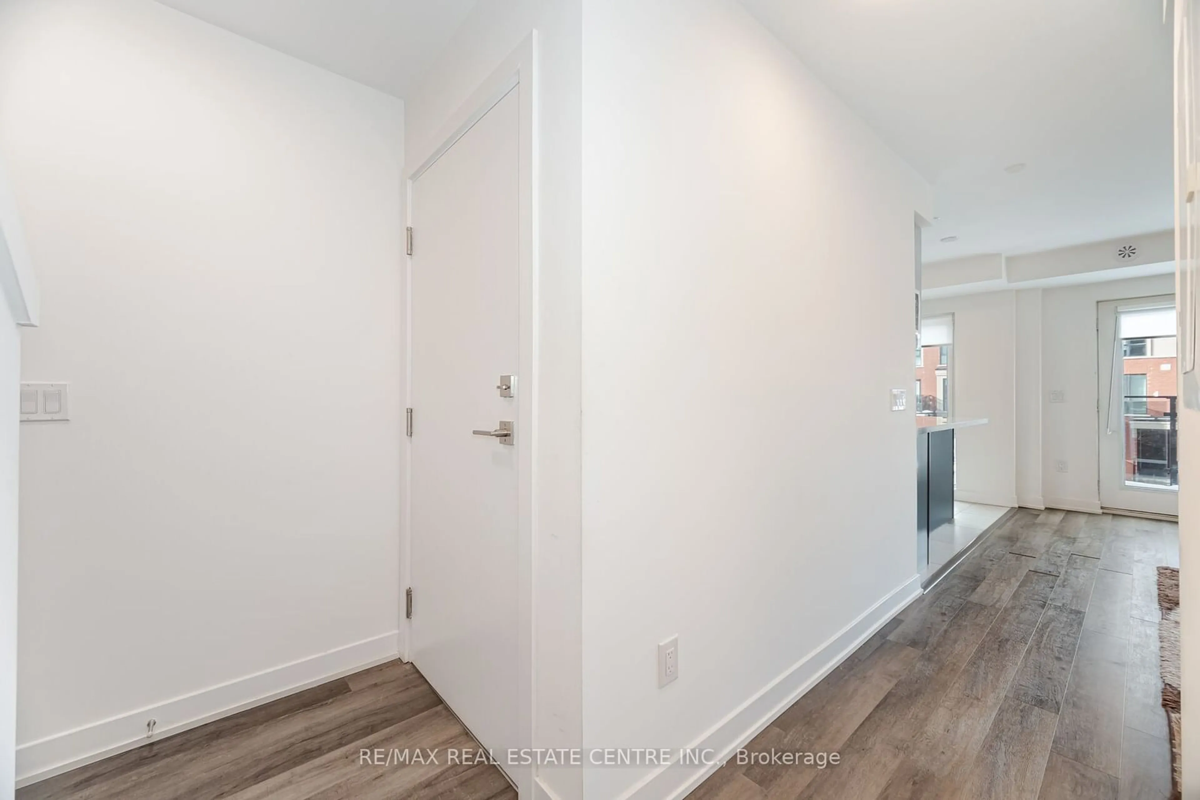 Indoor entryway for 155 Veterans Dr #7, Brampton Ontario L7A 5L2