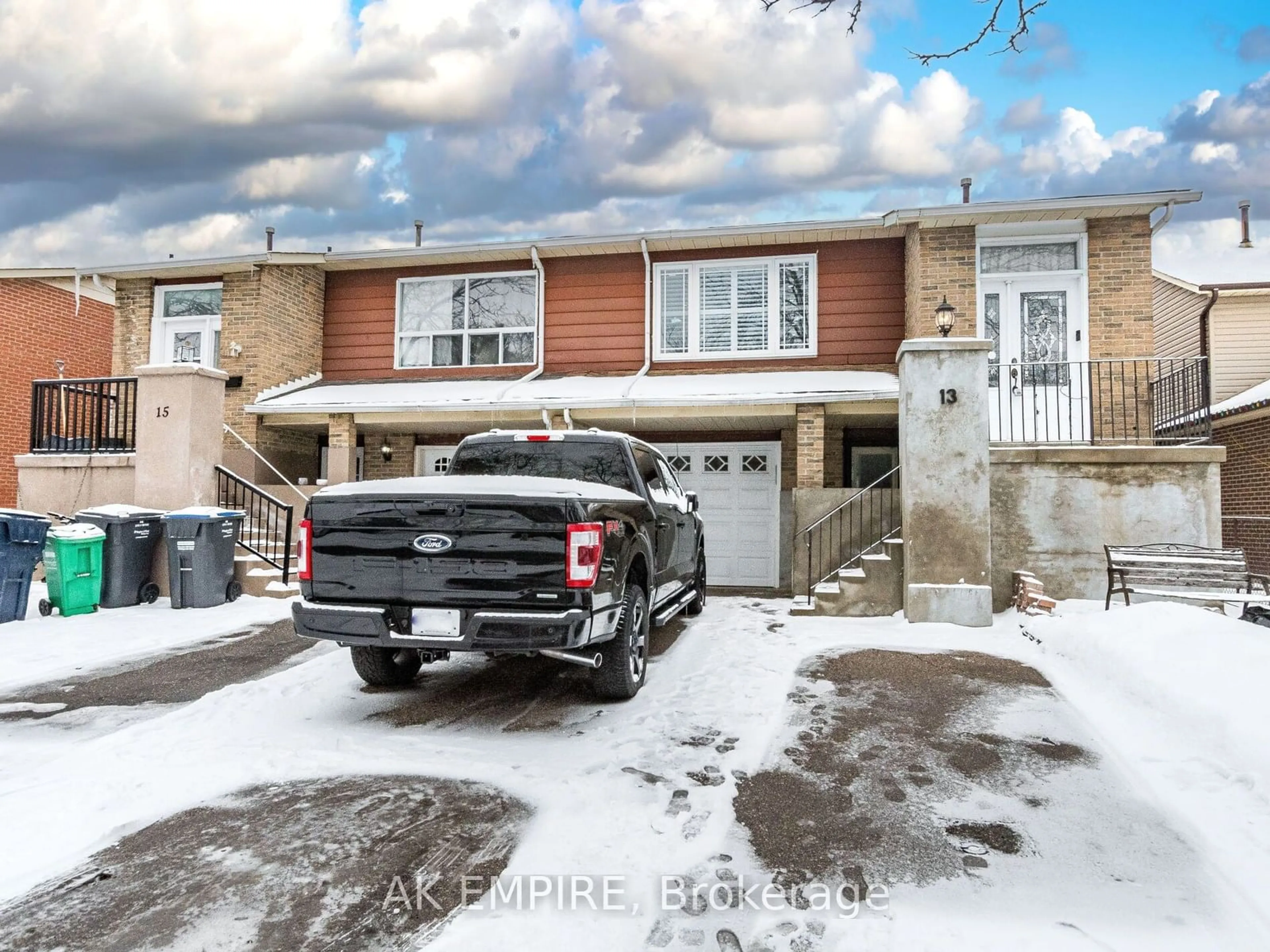 Unknown for 13 Foxacre Row, Brampton Ontario L6V 3V7