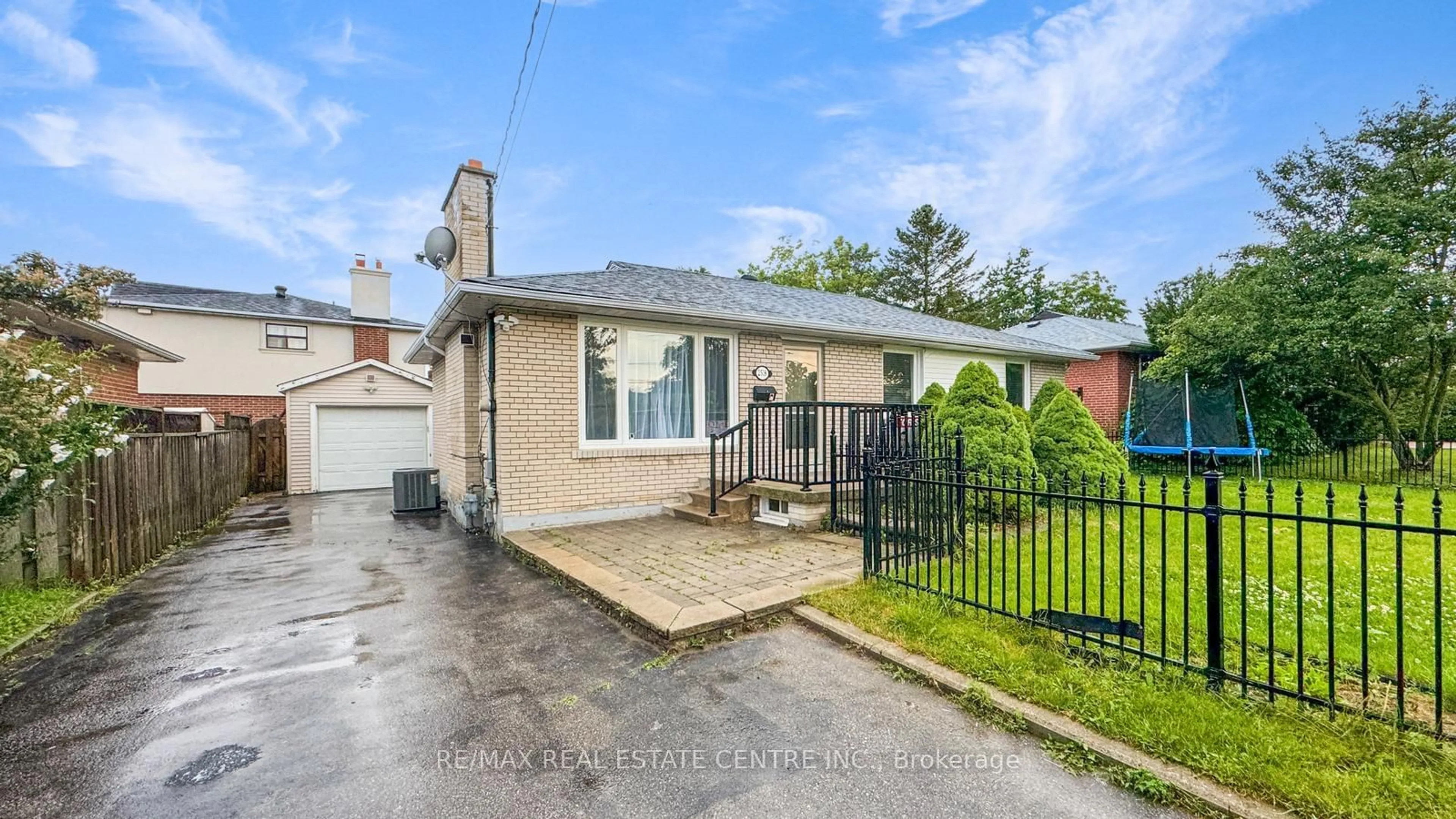 Unknown for 2518 Stillmeadow Rd, Mississauga Ontario L5B 1X7