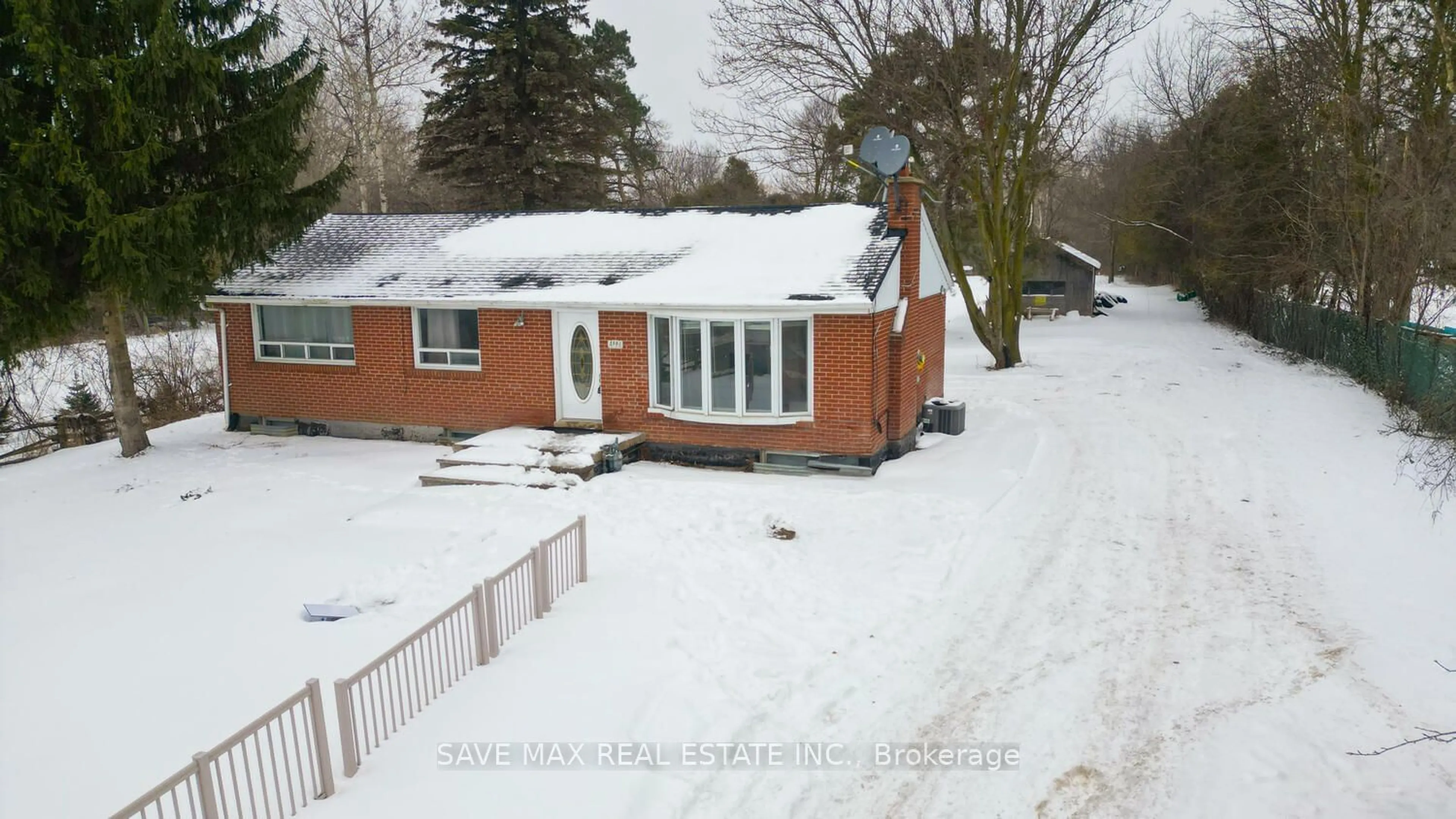 A pic from outside/outdoor area/front of a property/back of a property/a pic from drone, street for 4886 Olde Base Line Rd, Caledon Ontario L7C 0J9