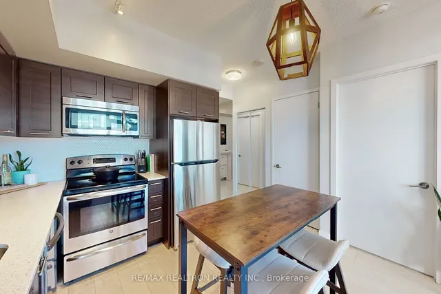 Additional property image - 2212 Lakeshore Blvd Unit 713