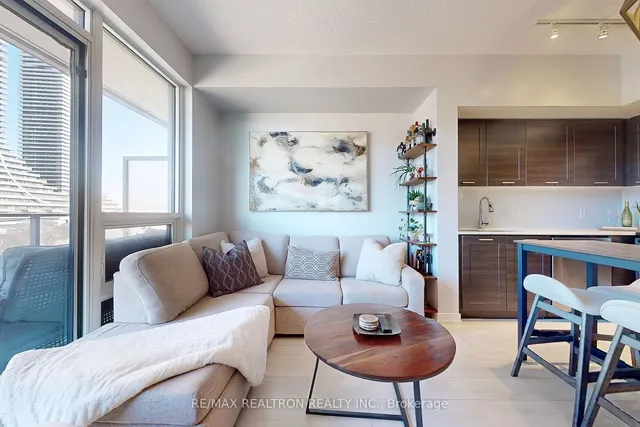 Additional property image - 2212 Lakeshore Blvd Unit 713