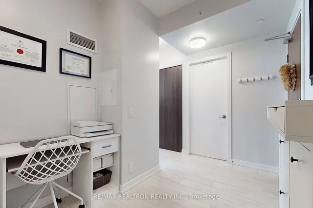 Additional property image - 2212 Lakeshore Blvd Unit 713