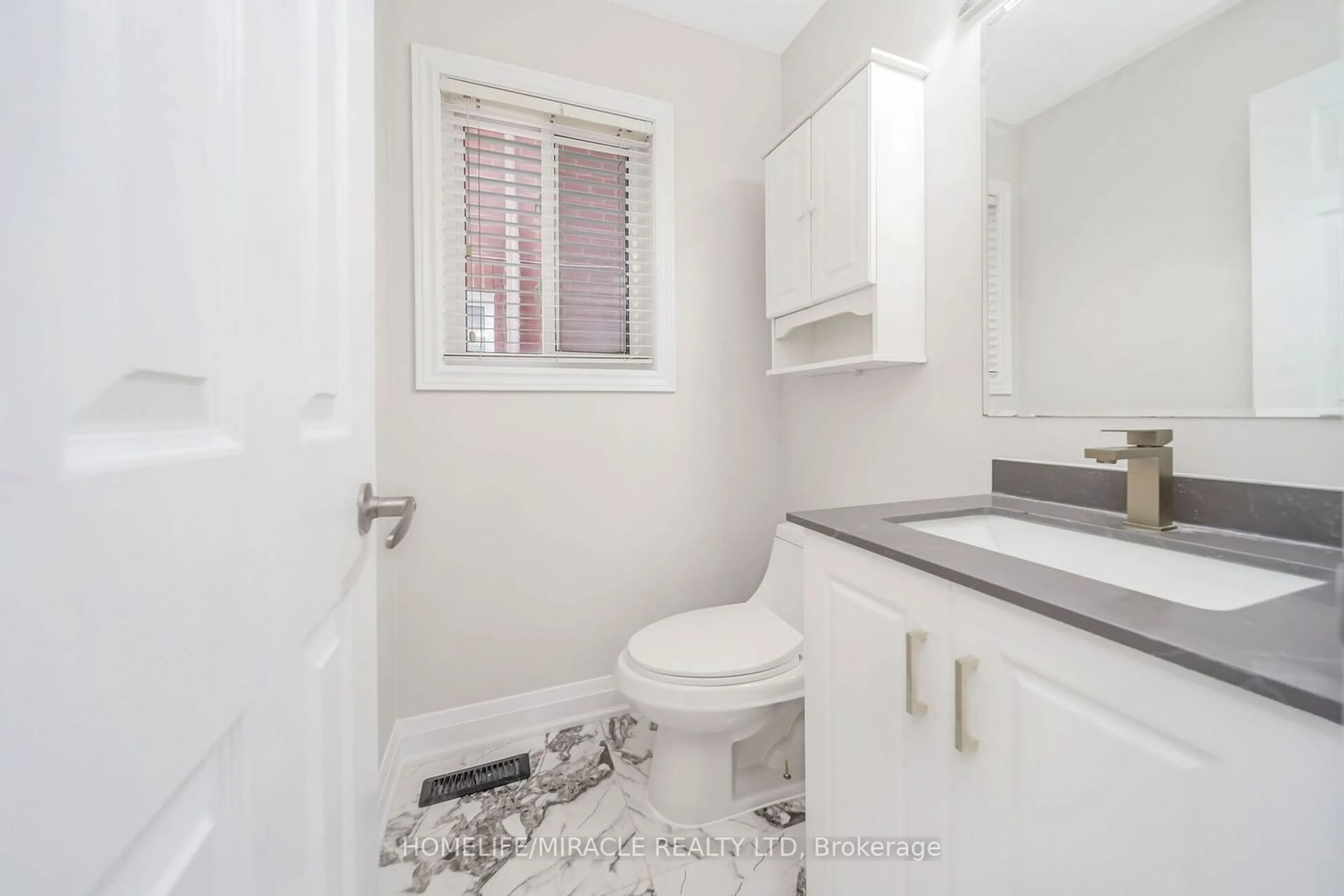 Standard bathroom, unknown for 13 Maple Beach Cres, Brampton Ontario L7A 2T8