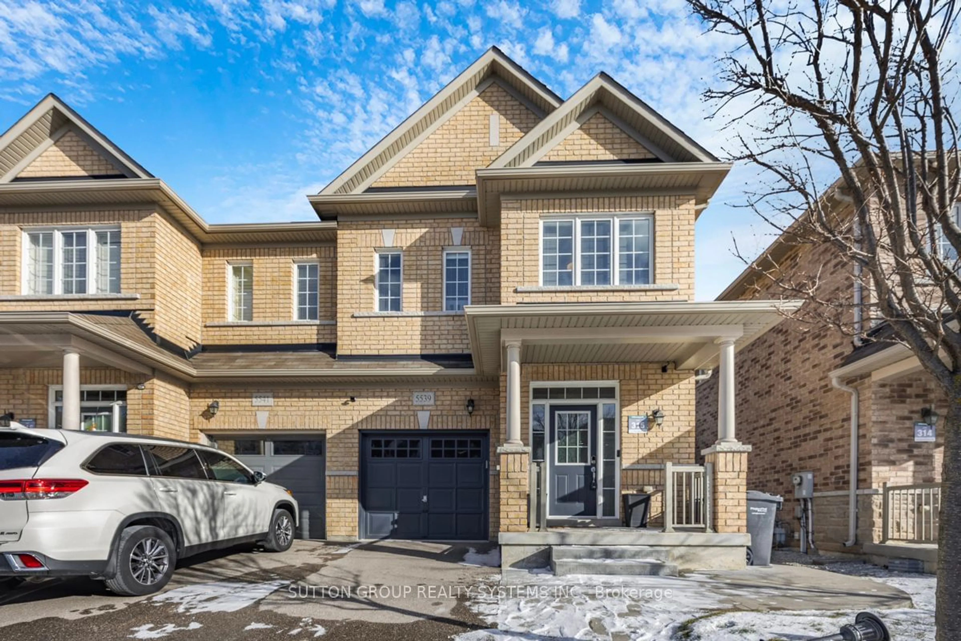 Home with brick exterior material, street for 5539 Meadowcrest Ave, Mississauga Ontario L5M 0V1