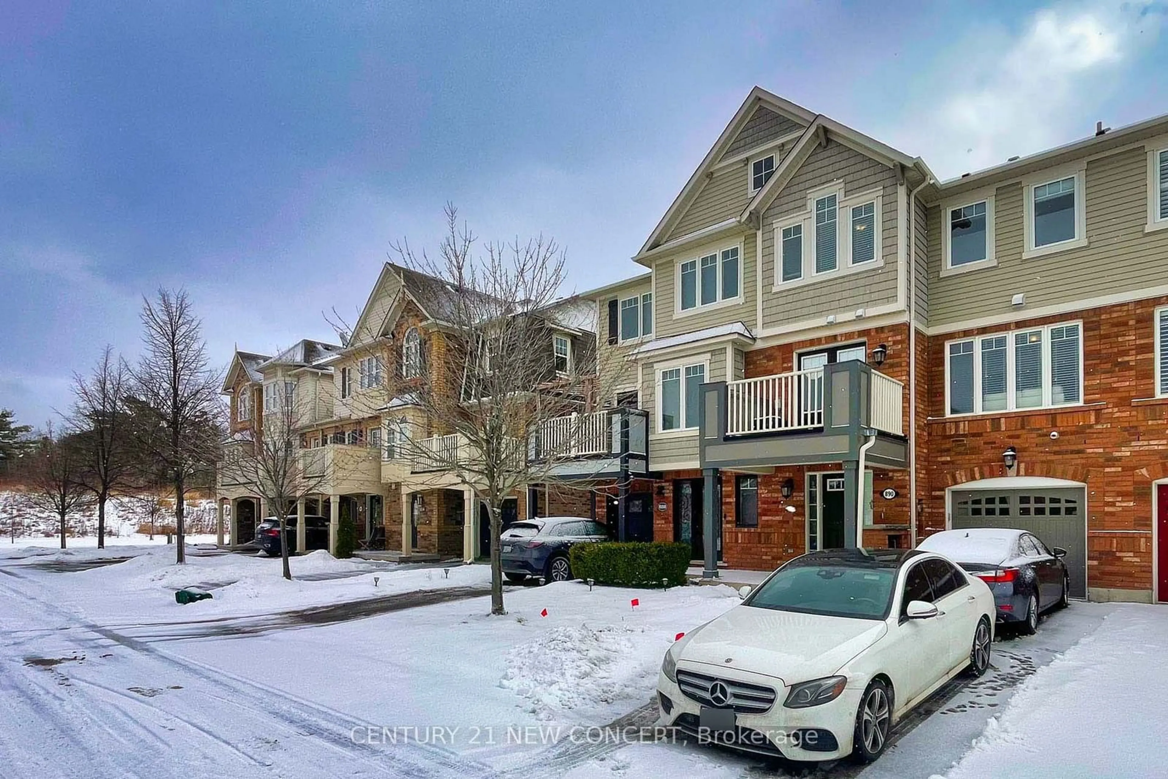 A pic from outside/outdoor area/front of a property/back of a property/a pic from drone, street for 890 Brassard Circ, Milton Ontario L9T 8E3