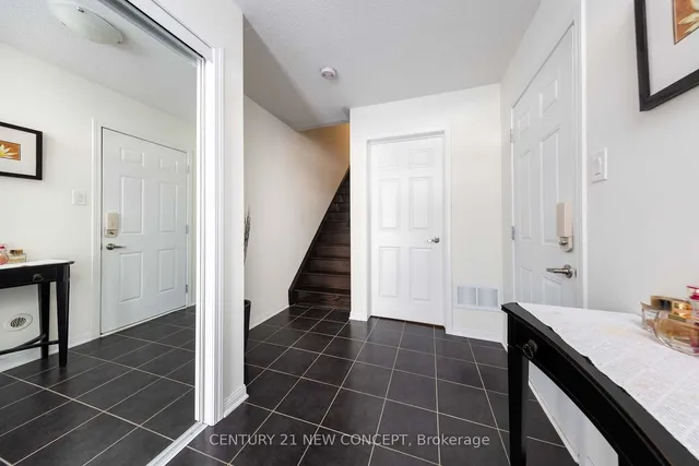 Additional property image - 890 Brassard Circ