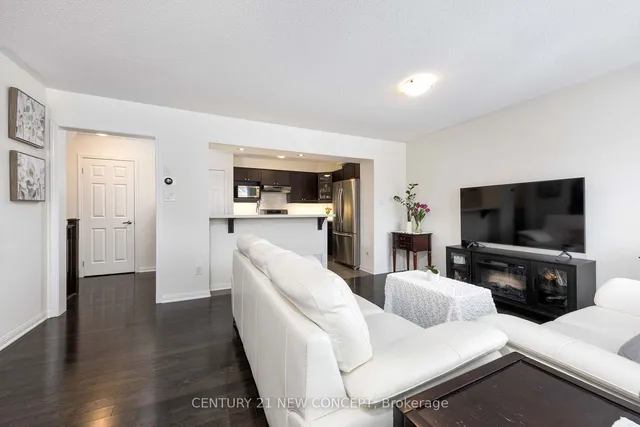 Additional property image - 890 Brassard Circ