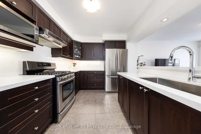 Additional property image - 890 Brassard Circ