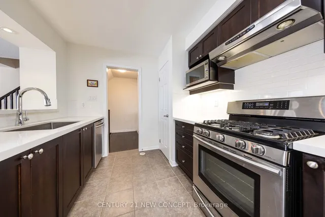 Additional property image - 890 Brassard Circ