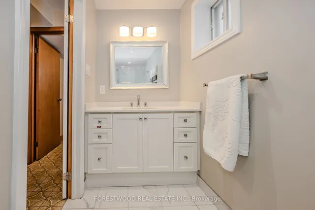 Additional property image - 924 Lovingston Cres