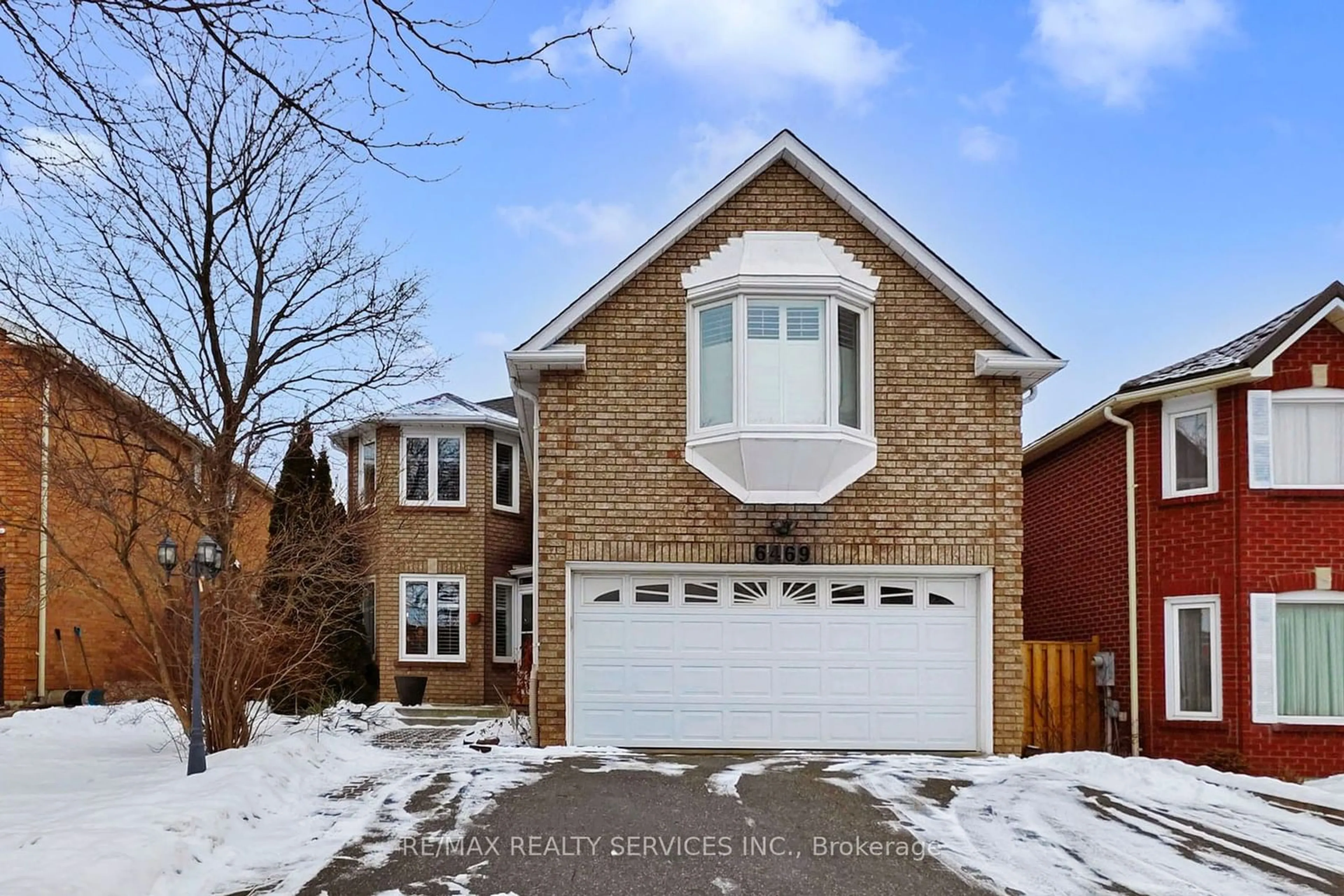 Home with brick exterior material, street for 6469 Osprey Blvd, Mississauga Ontario L5N 6E1