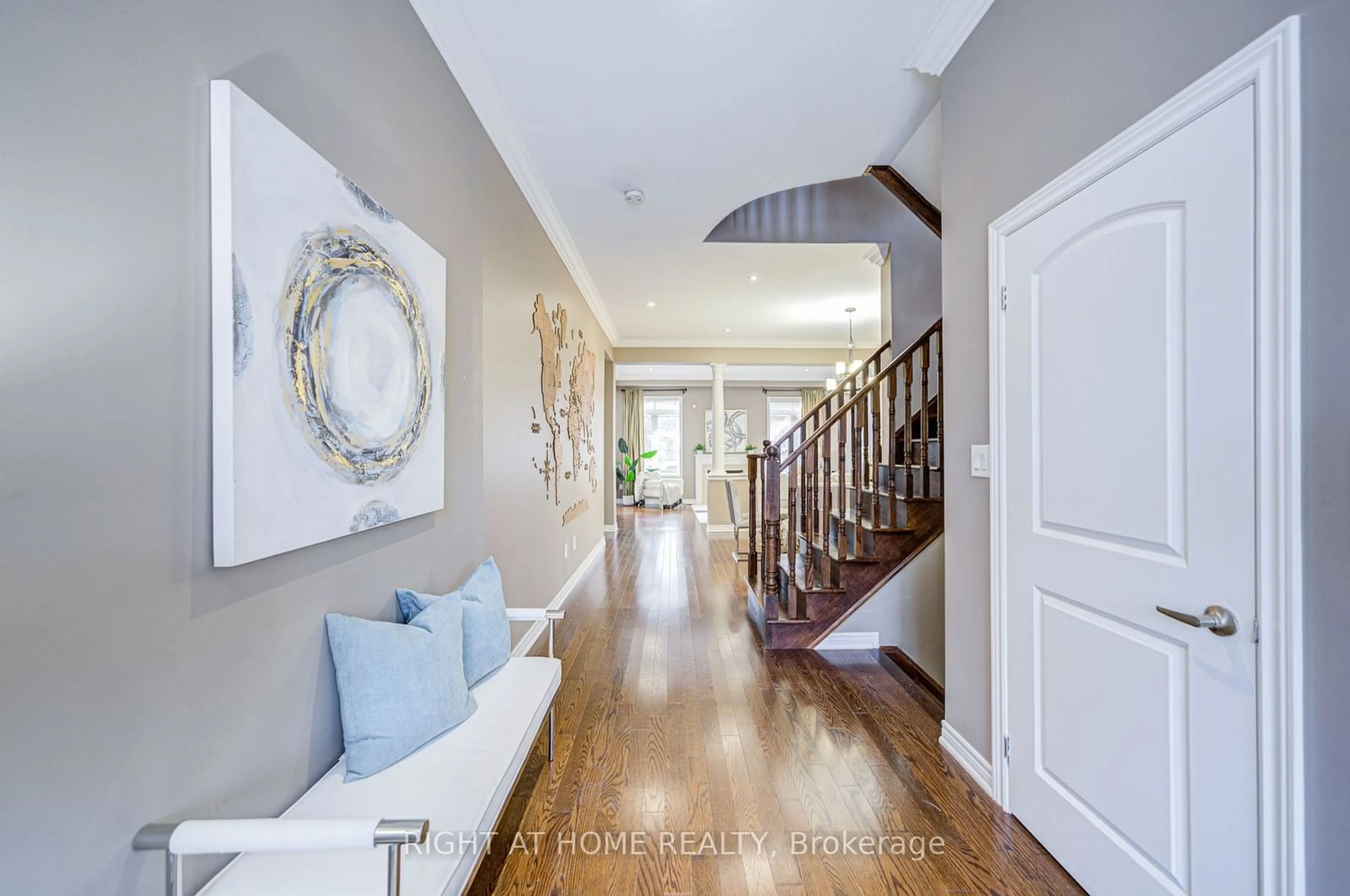 Indoor entryway for 3160 Ferguson Dr, Burlington Ontario L7M 0G3