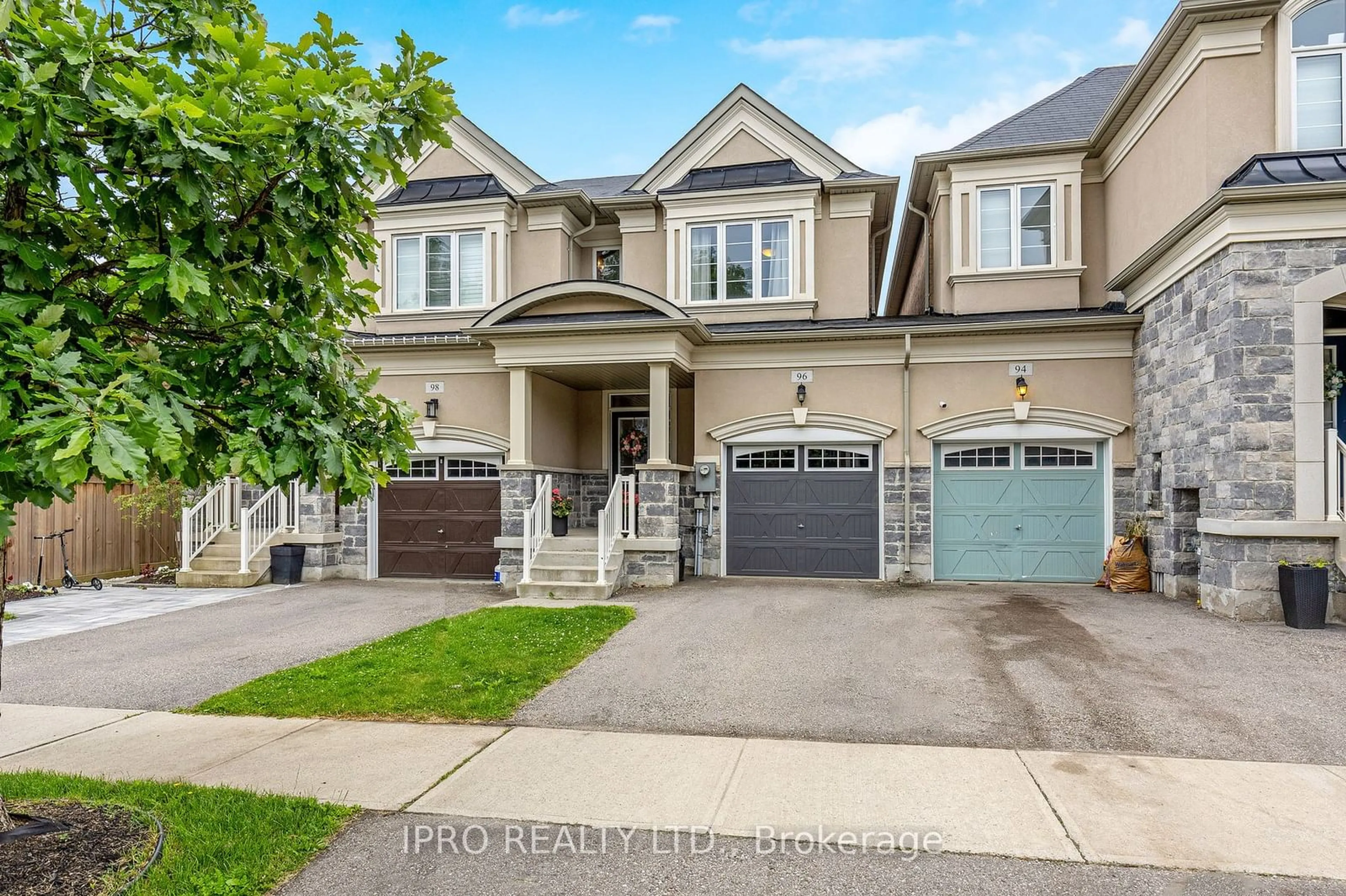 Home with brick exterior material, street for 96 Upper Canada Crt, Halton Hills Ontario L7G 0L2