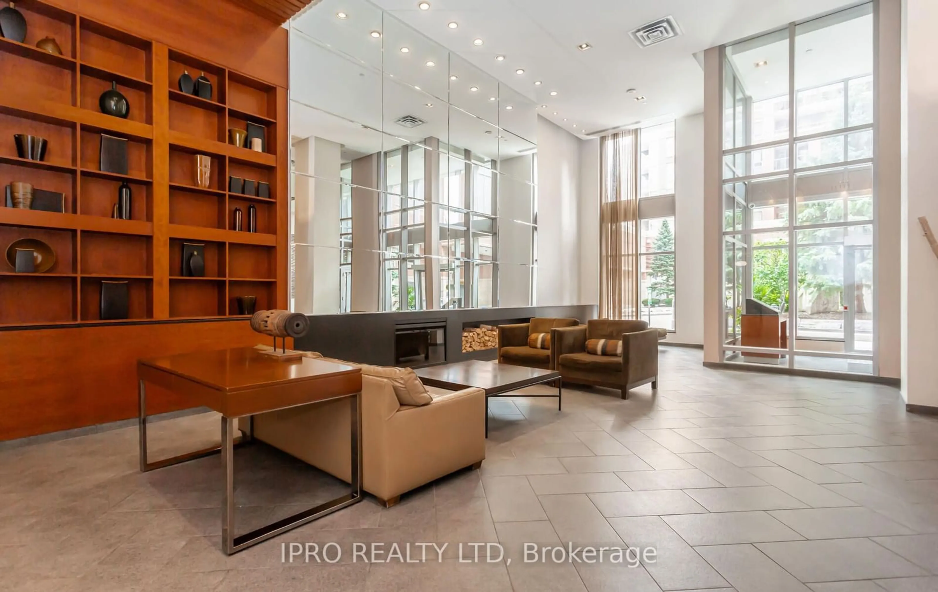 Lobby for 4090 Living Arts Dr #2111, Mississauga Ontario L5B 4M8