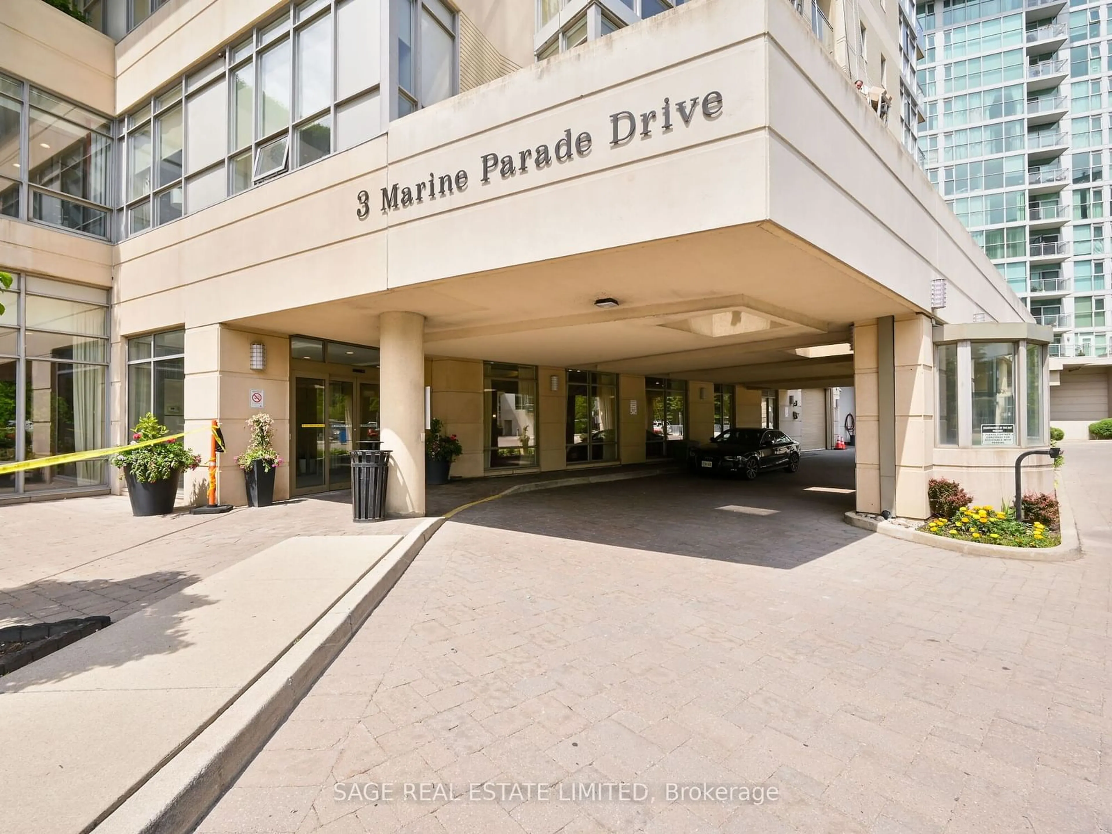 Indoor foyer for 3 Marine Parade Dr #808, Toronto Ontario M8V 3Z5