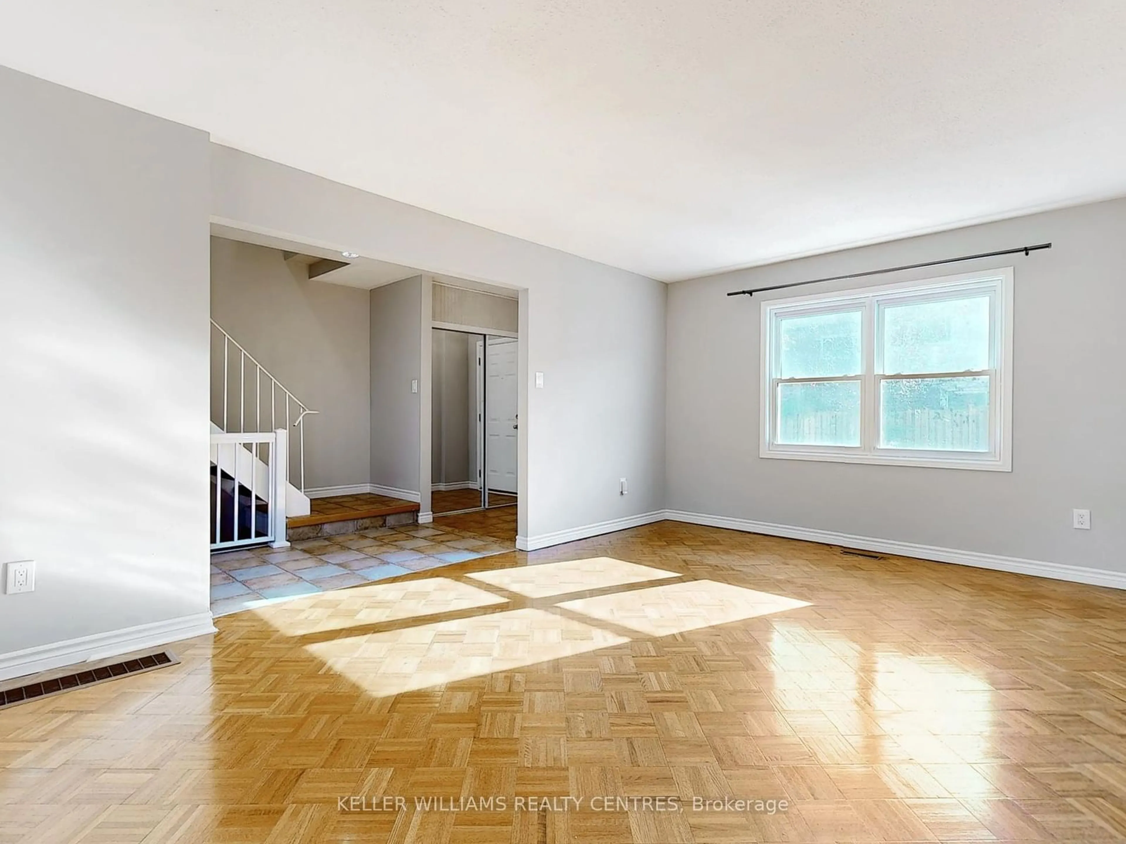 A pic of a room for 2825 Gananoque Dr #43, Mississauga Ontario L5N 1V6