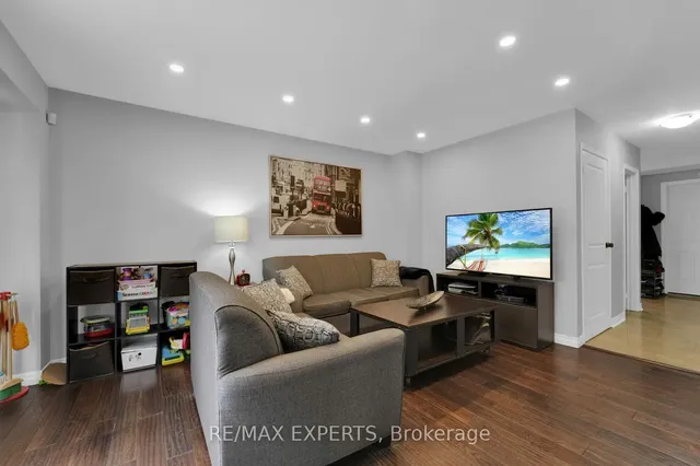 Additional property image - 10 Cassander Cres