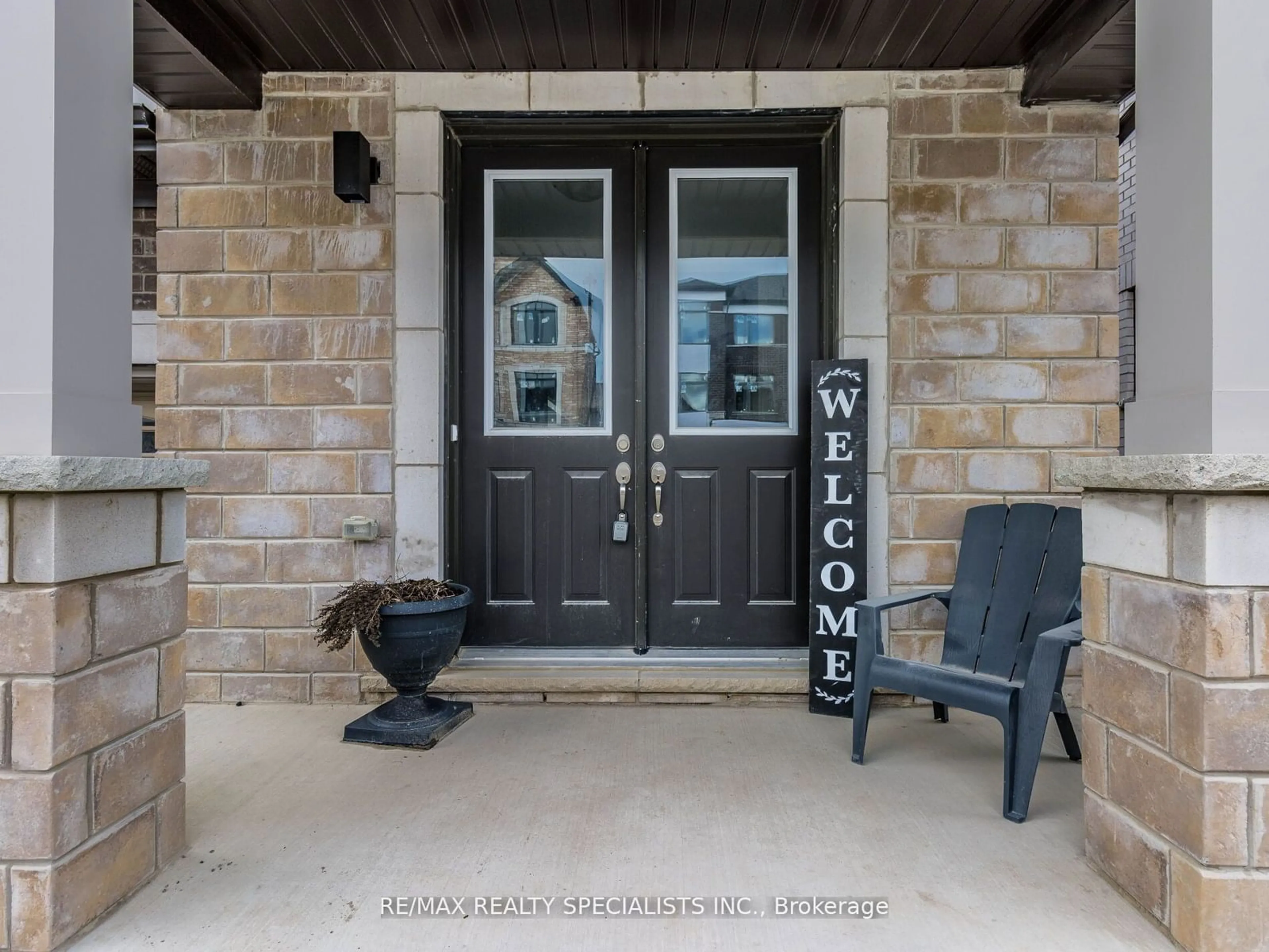 Indoor entryway for 74 Camino Real Dr, Caledon Ontario L7C 4L9