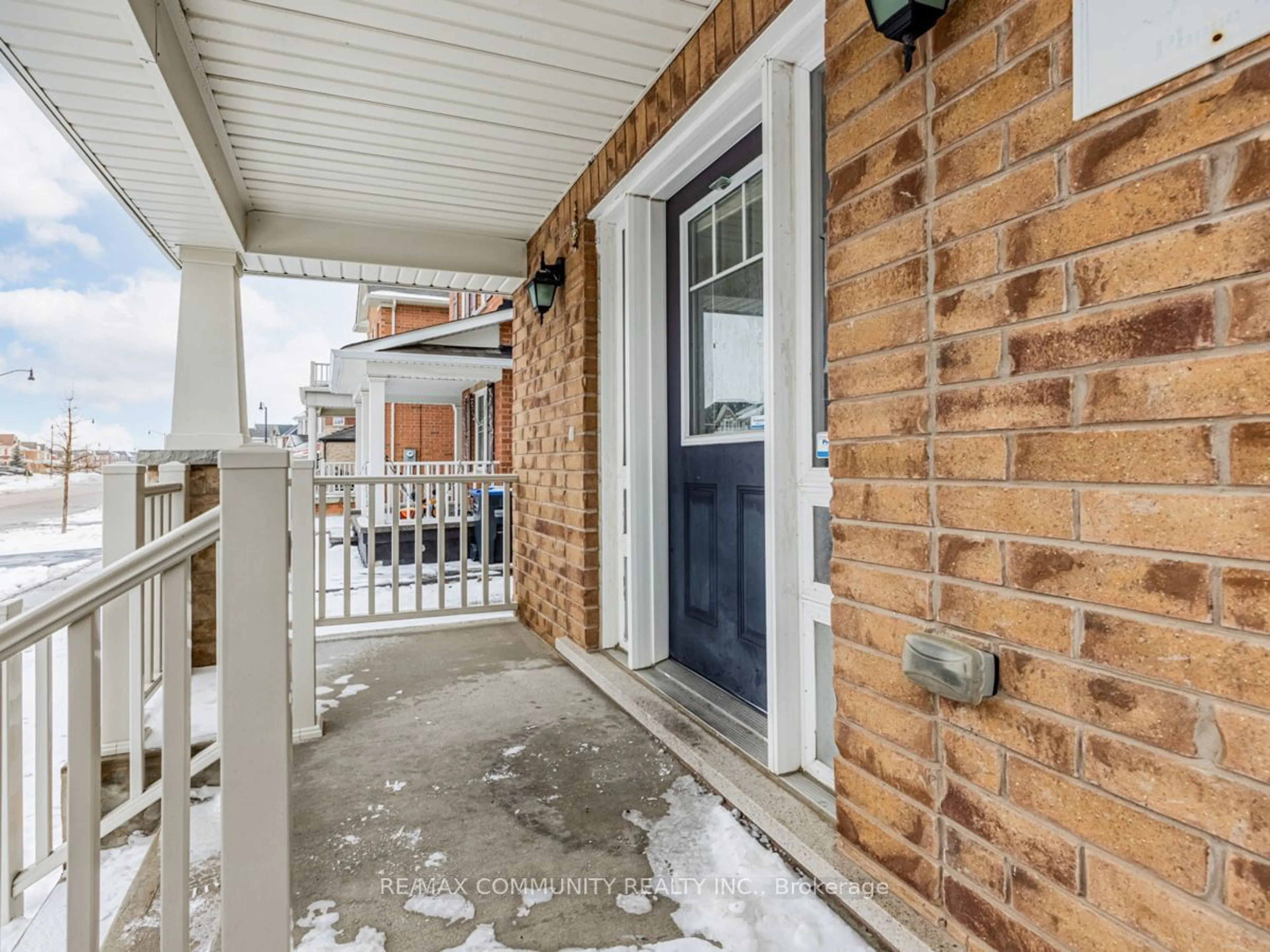 Indoor entryway for 69 Robert Parkinson Dr, Brampton Ontario L7A 0G2