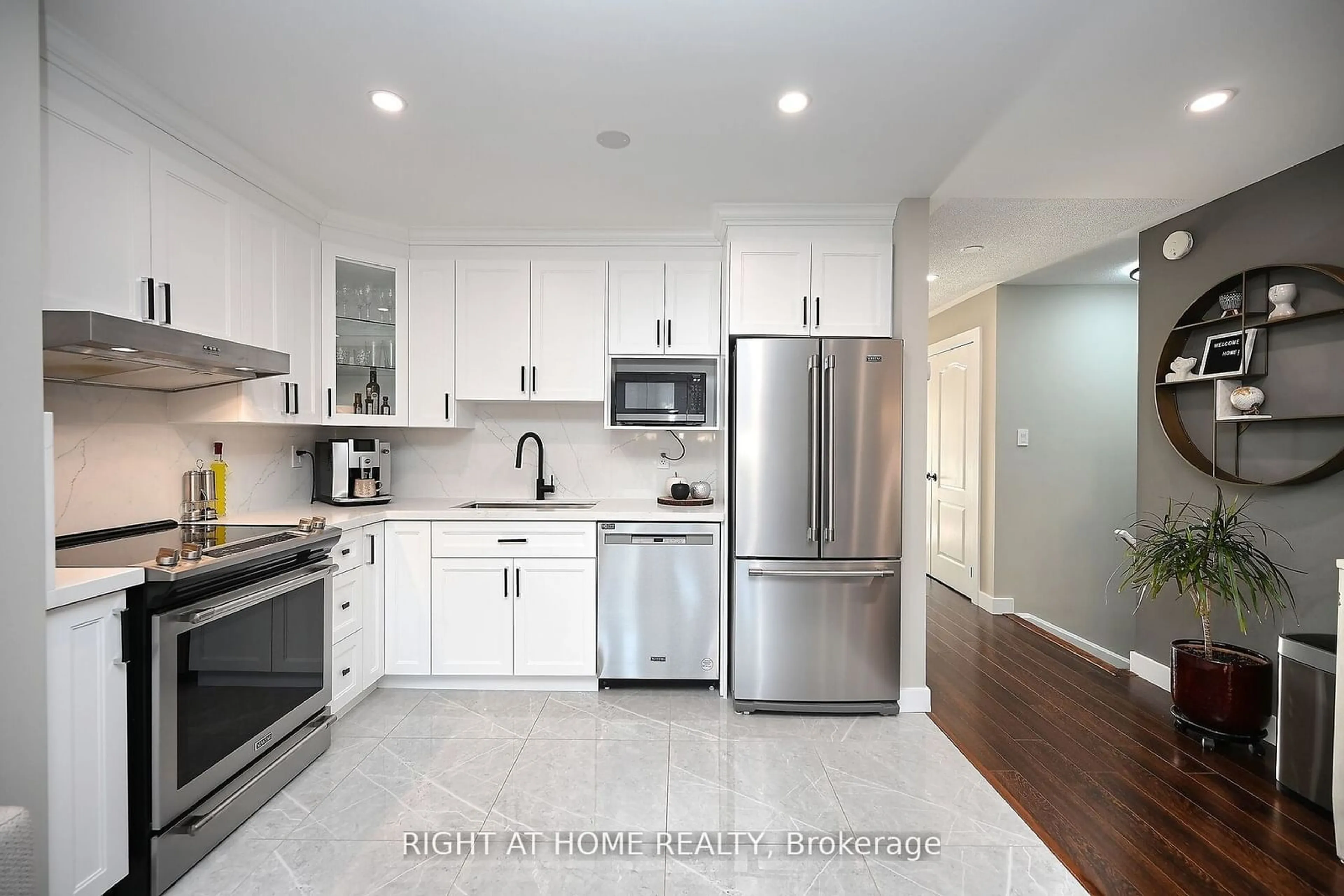 Open concept kitchen, unknown for 3985 Eglinton Ave #16, Mississauga Ontario L5M 0E8