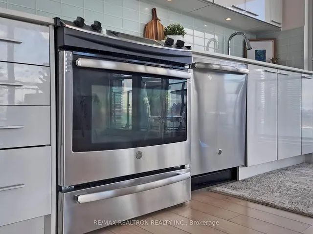 Additional property image - 10 Park Lawn Rd Unit 3709