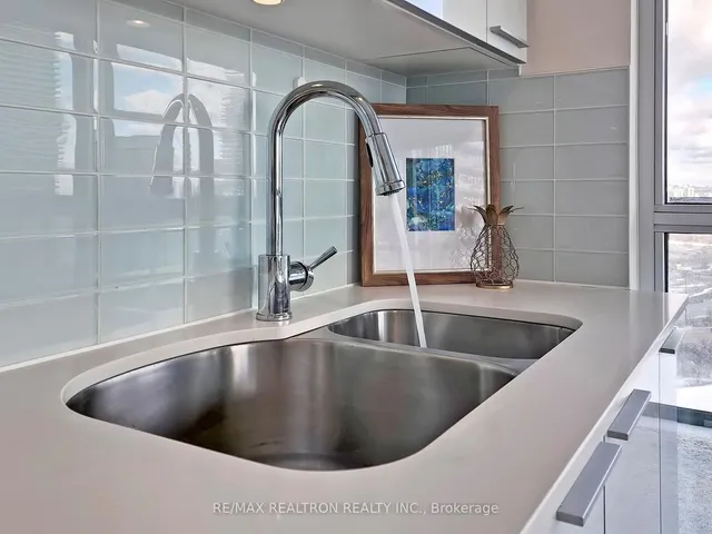 Additional property image - 10 Park Lawn Rd Unit 3709