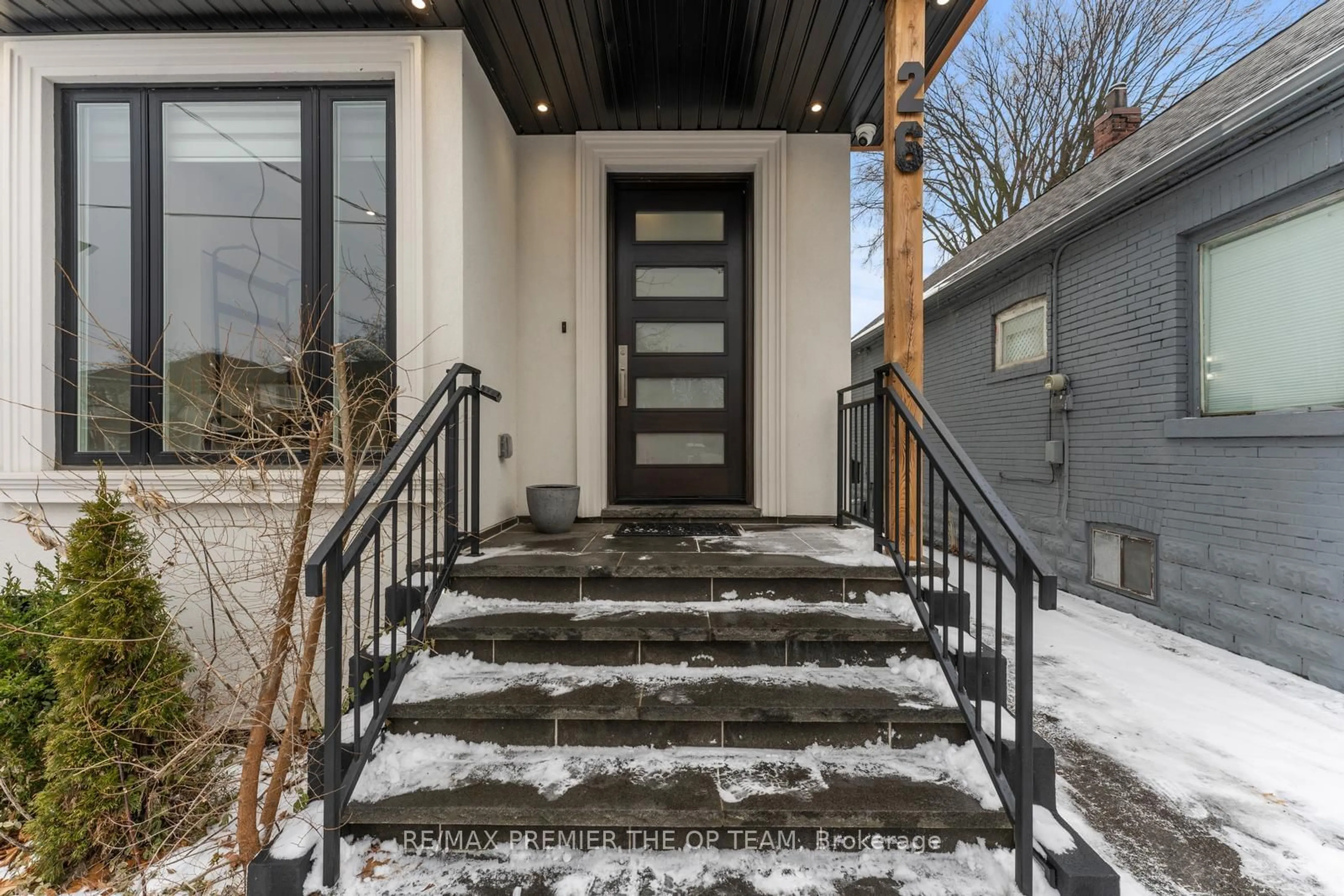 Indoor entryway for 26 Seventeenth St, Toronto Ontario M8V 3K3