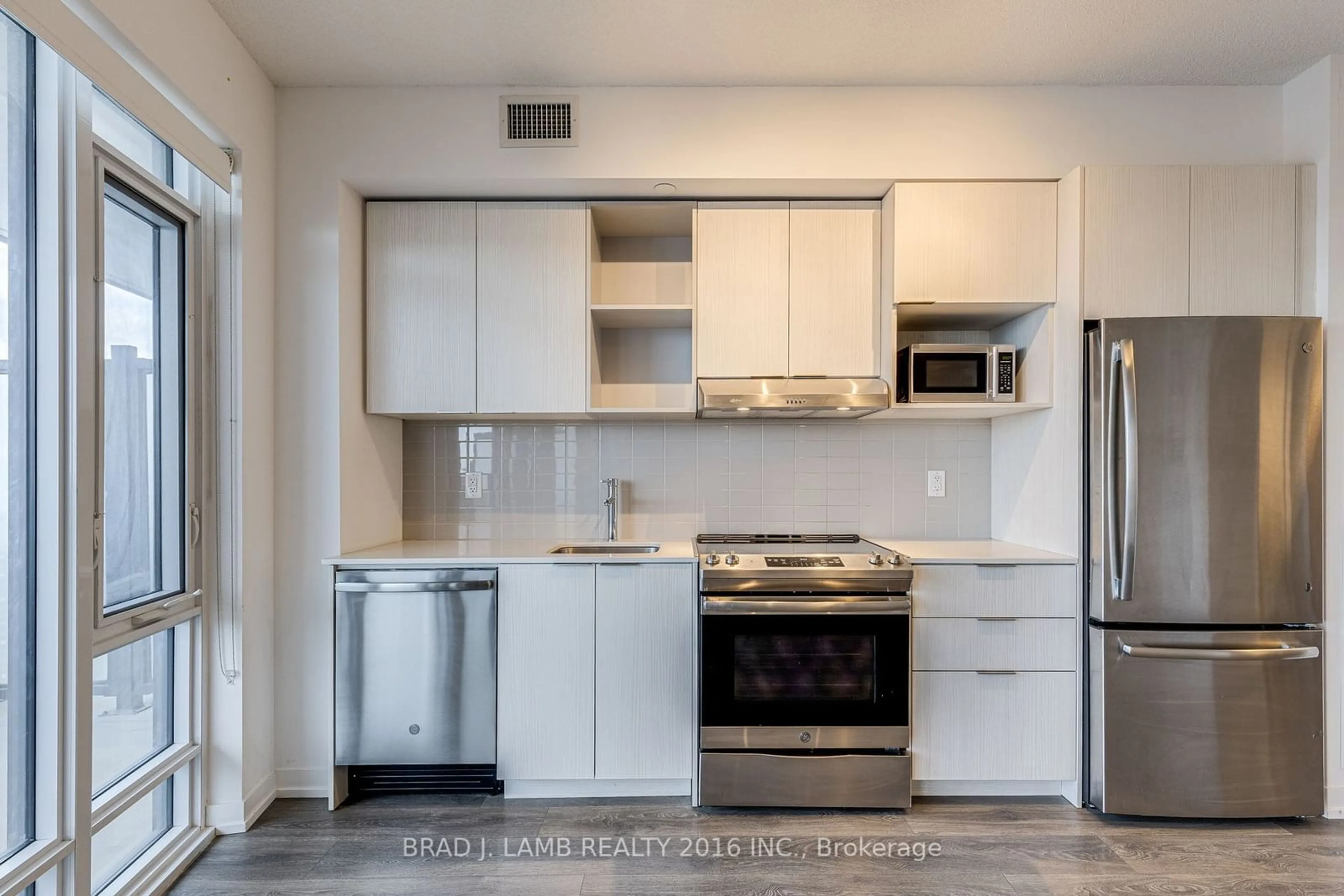 Standard kitchen, unknown for 2520 Eglinton Ave #1207, Mississauga Ontario L5M 0Y4