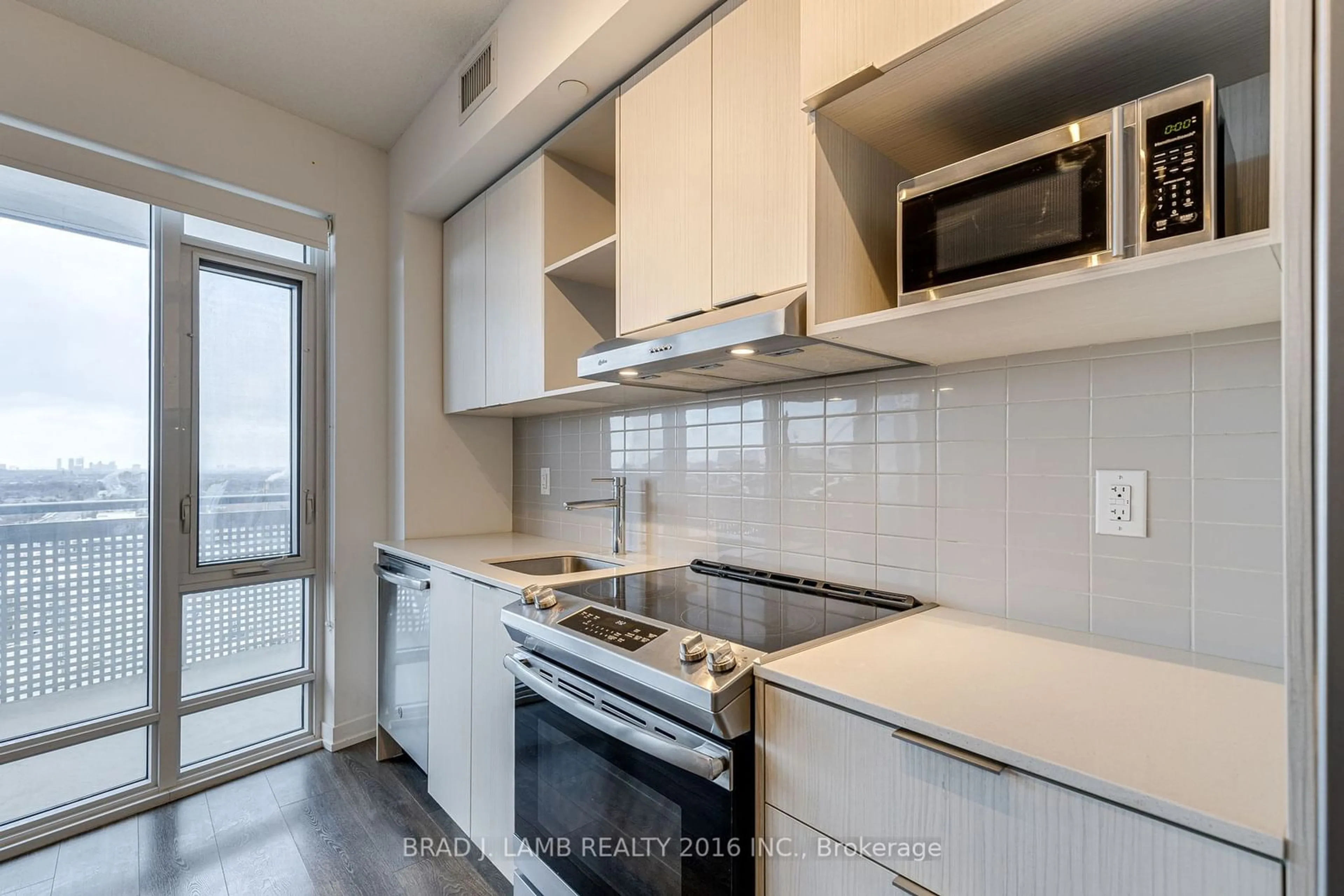 Standard kitchen, unknown for 2520 Eglinton Ave #1207, Mississauga Ontario L5M 0Y4