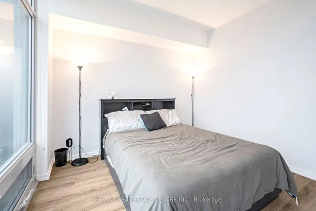 Additional image 8 of 105 The Queensway Ave Unit 303