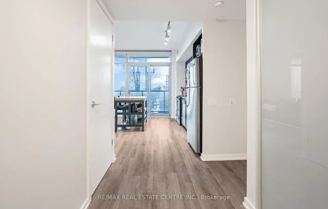 Additional image 34 of 105 The Queensway Ave Unit 303