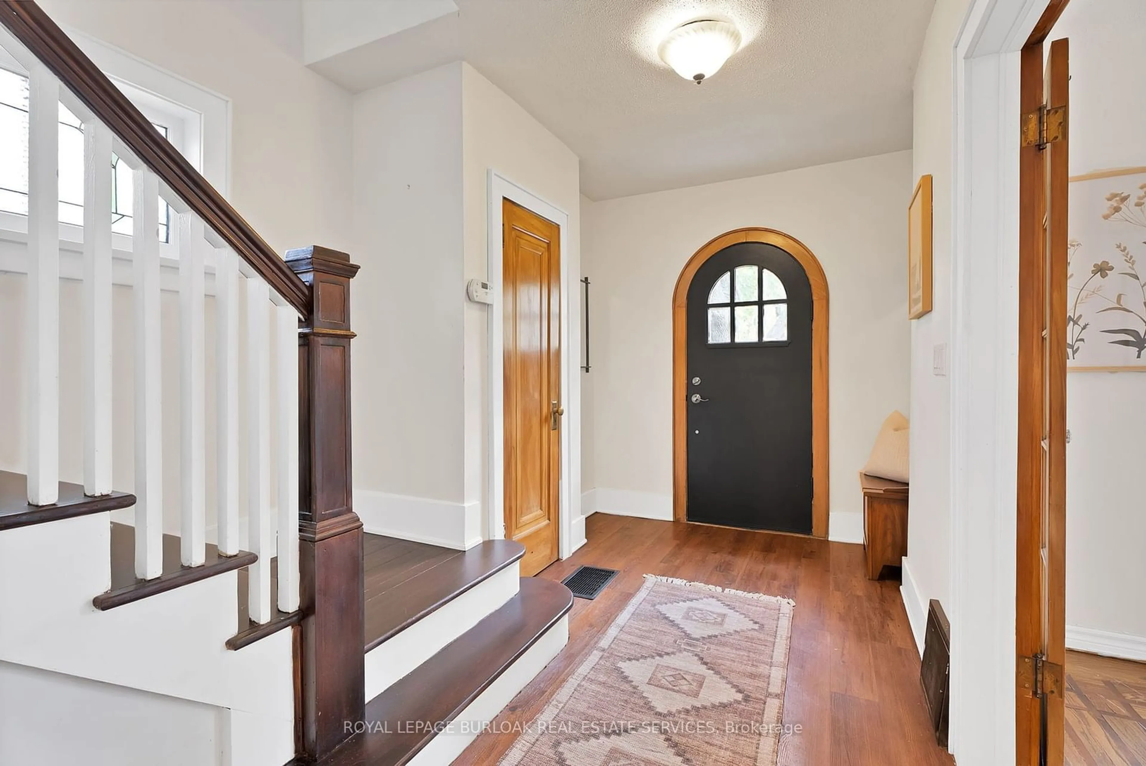 Indoor entryway for 295 Plains Rd, Burlington Ontario L7T 1G1