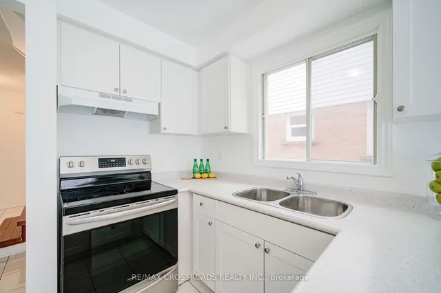 Additional property image - 115 Ecclestone Dr