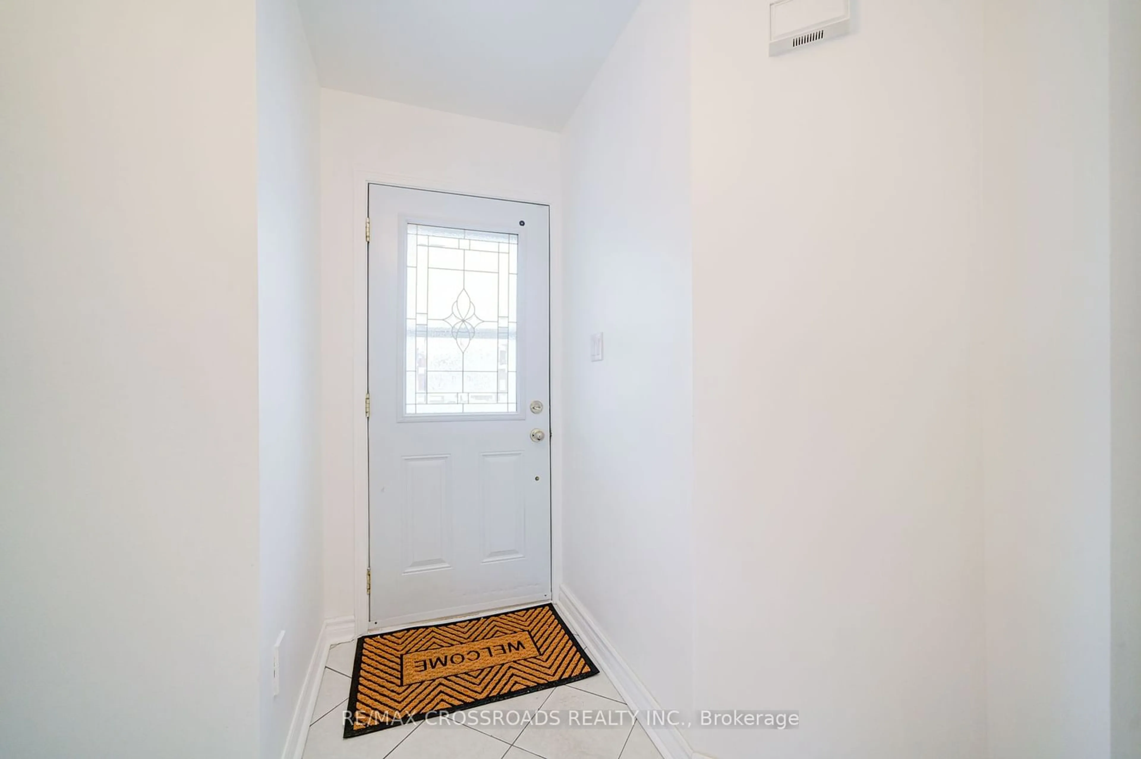 Indoor entryway for 115 Ecclestone Dr, Brampton Ontario L6X 3P4