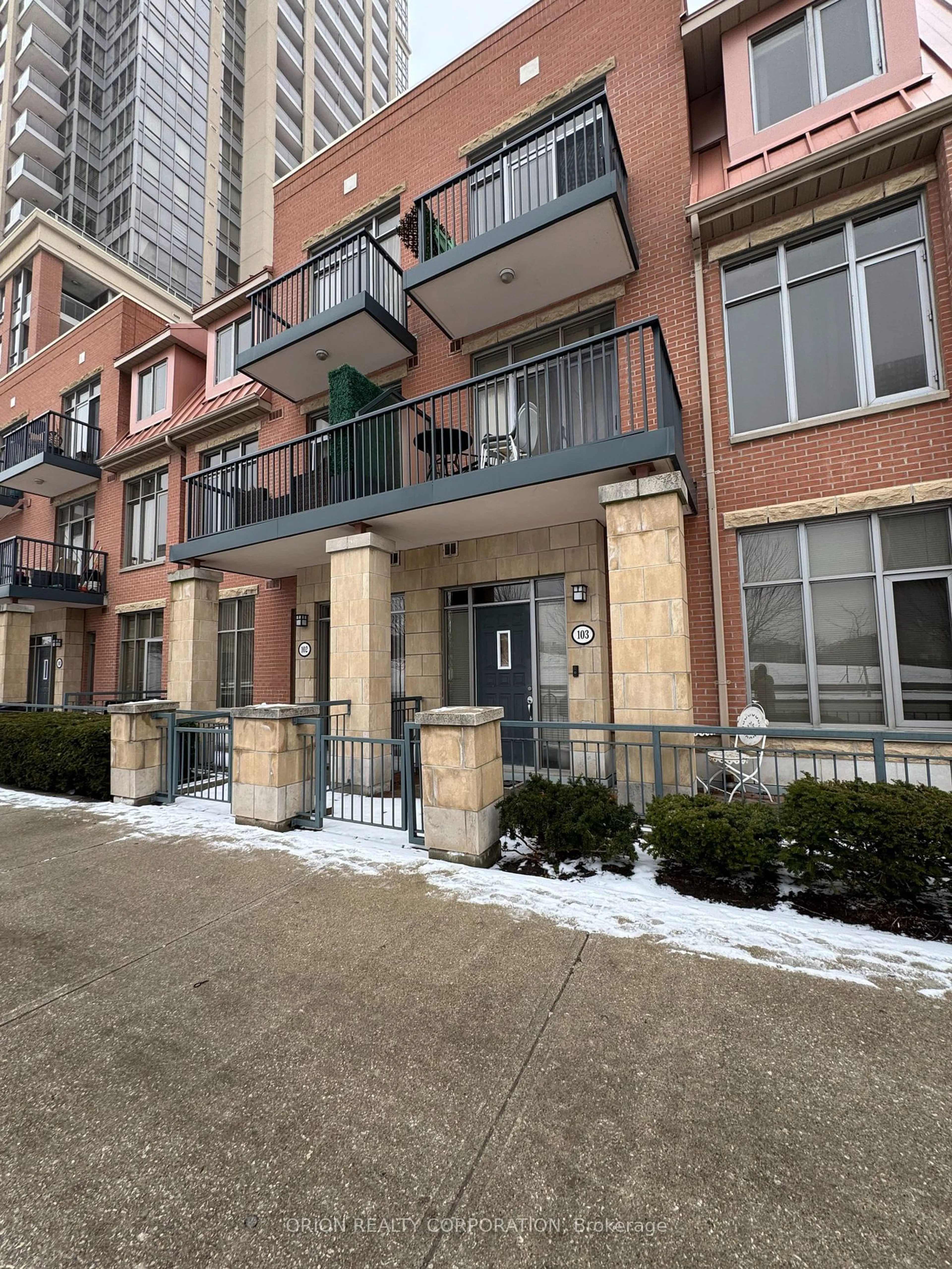 Unknown for 330 Princess Royal Dr #103, Mississauga Ontario L5B 4P7