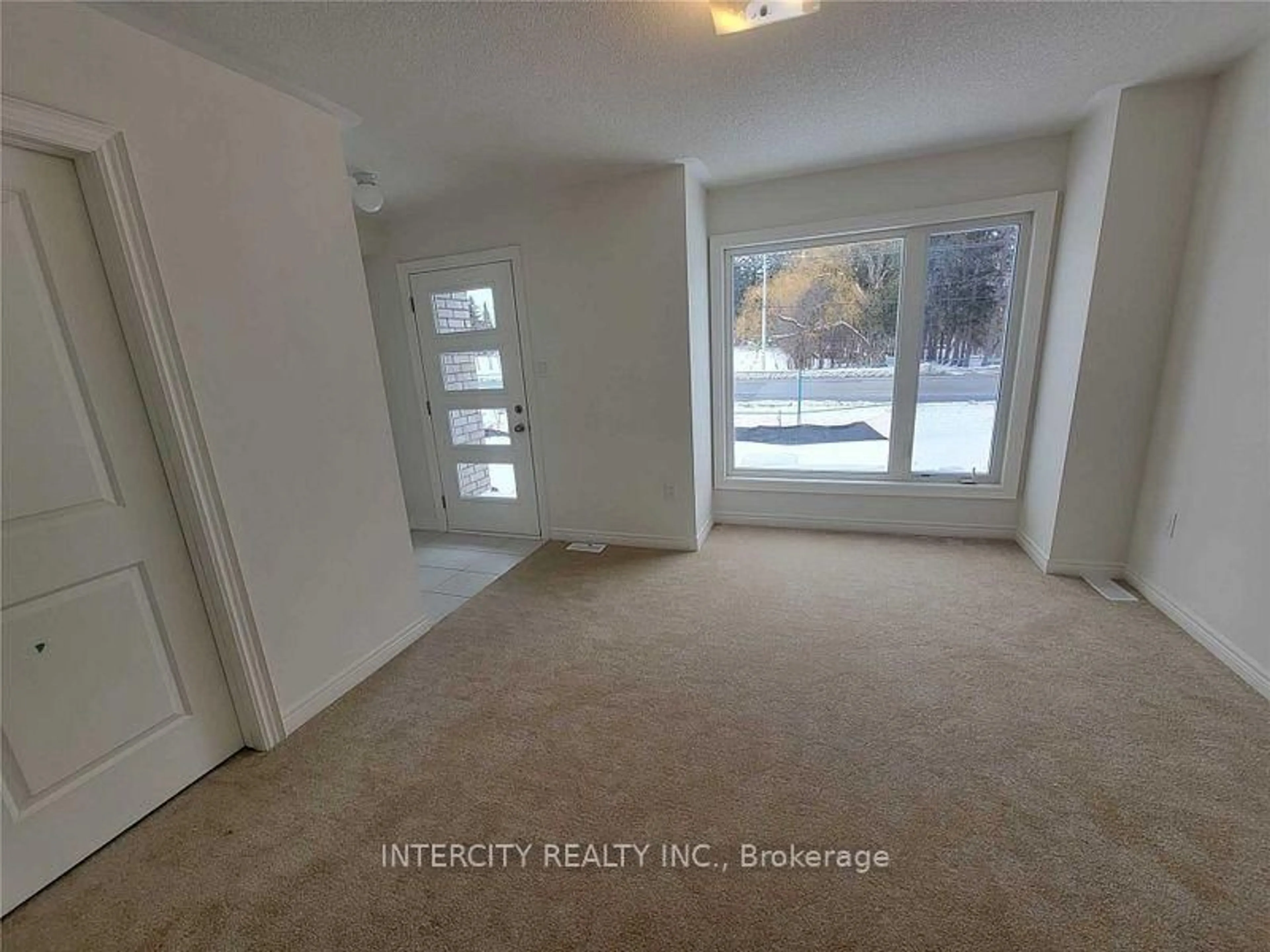 A pic of a room for 15 Queenpost Dr, Brampton Ontario L6Y 6L2