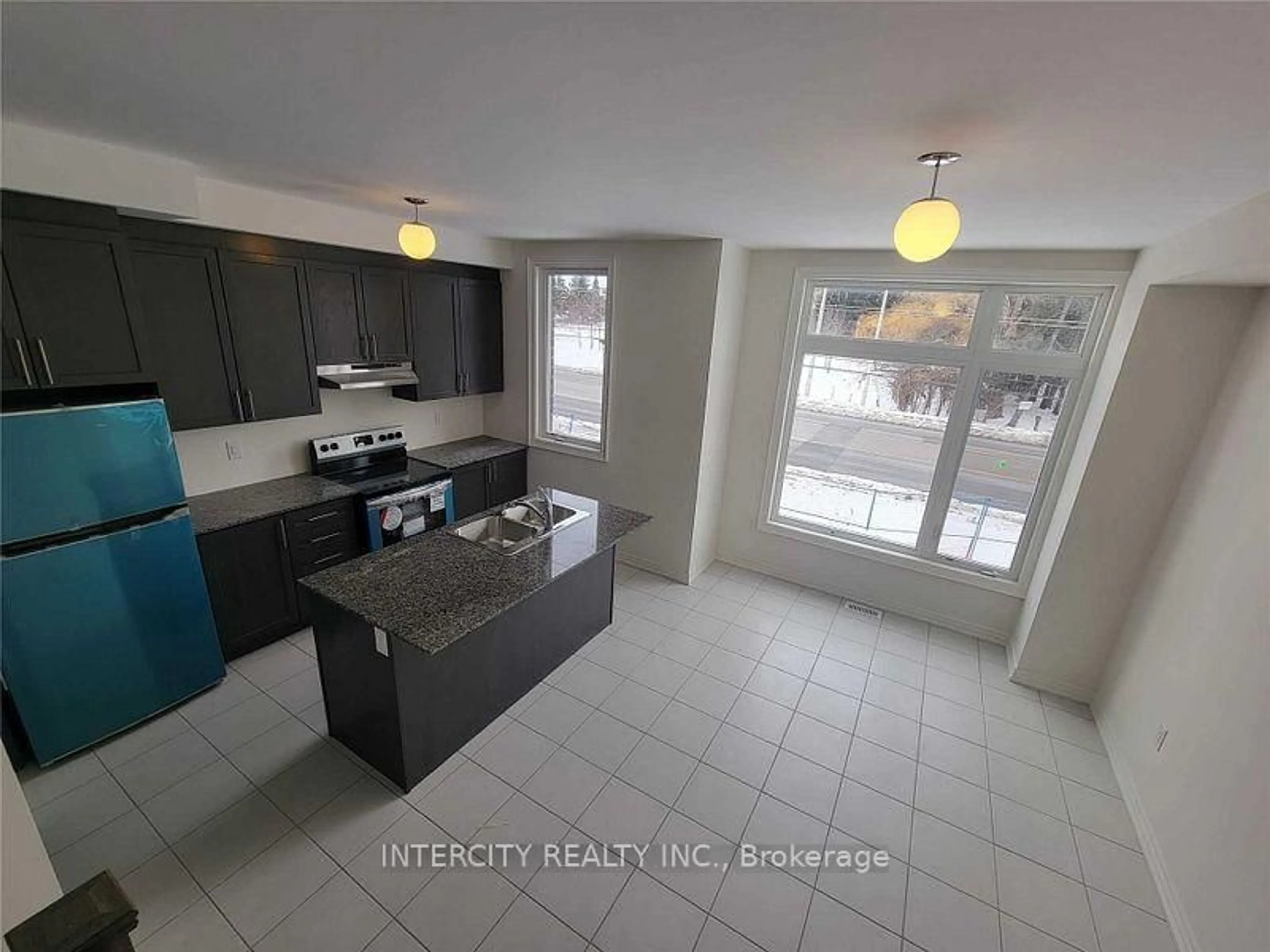 Open concept kitchen, unknown for 15 Queenpost Dr, Brampton Ontario L6Y 6L2