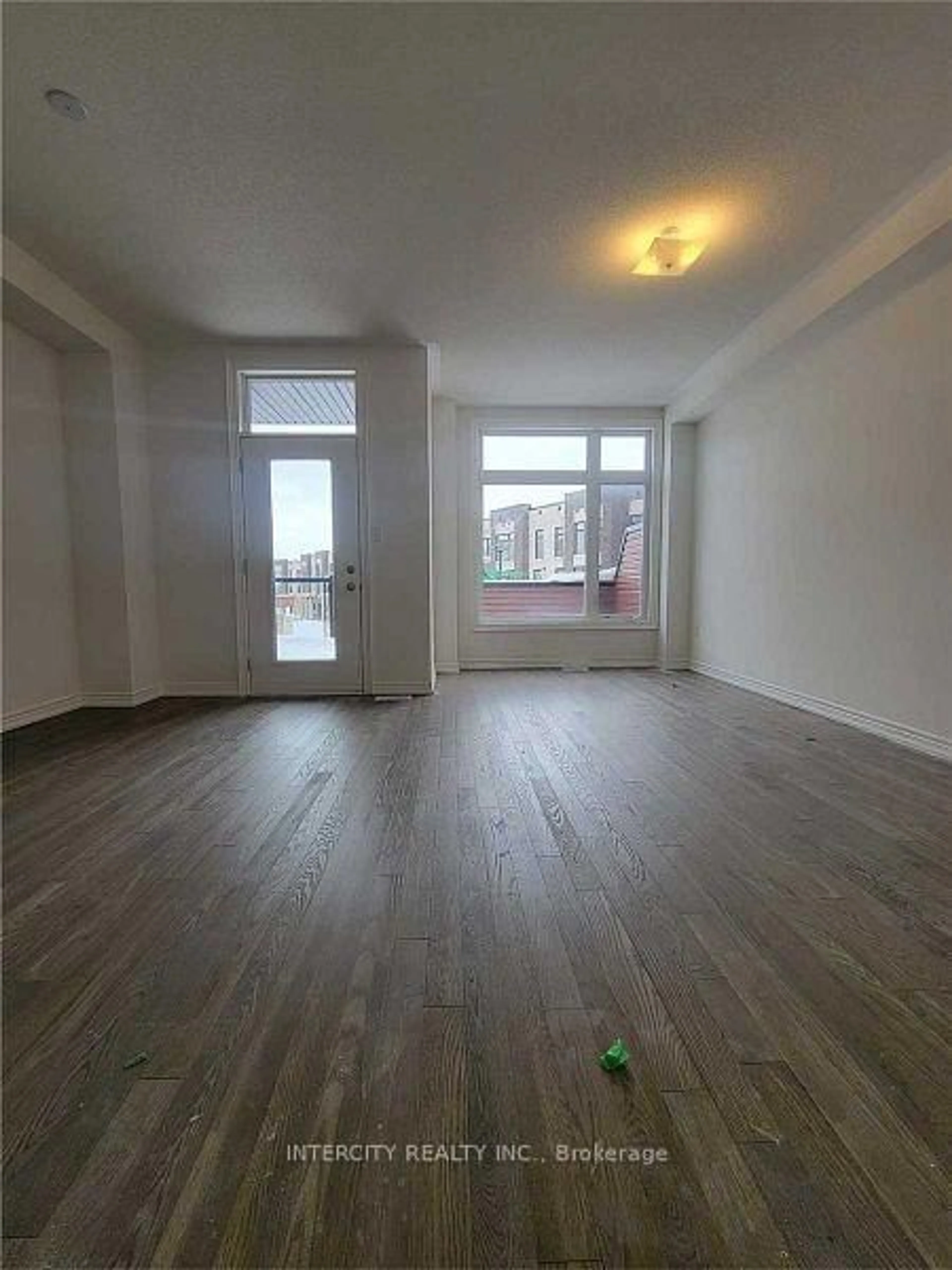 A pic of a room for 15 Queenpost Dr, Brampton Ontario L6Y 6L2