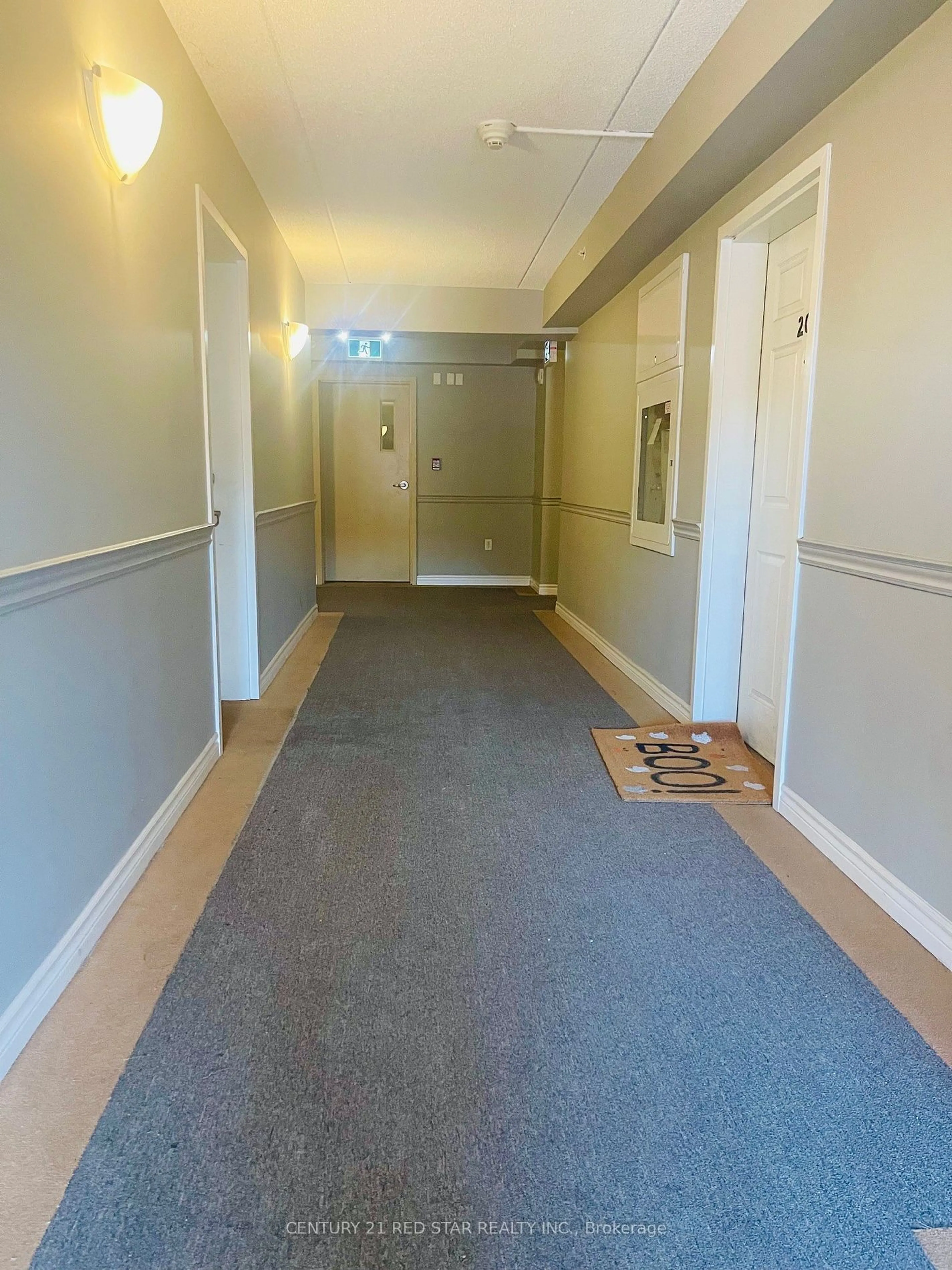 Indoor foyer for 1370 MAIN St #204, Milton Ontario L9T 7S8