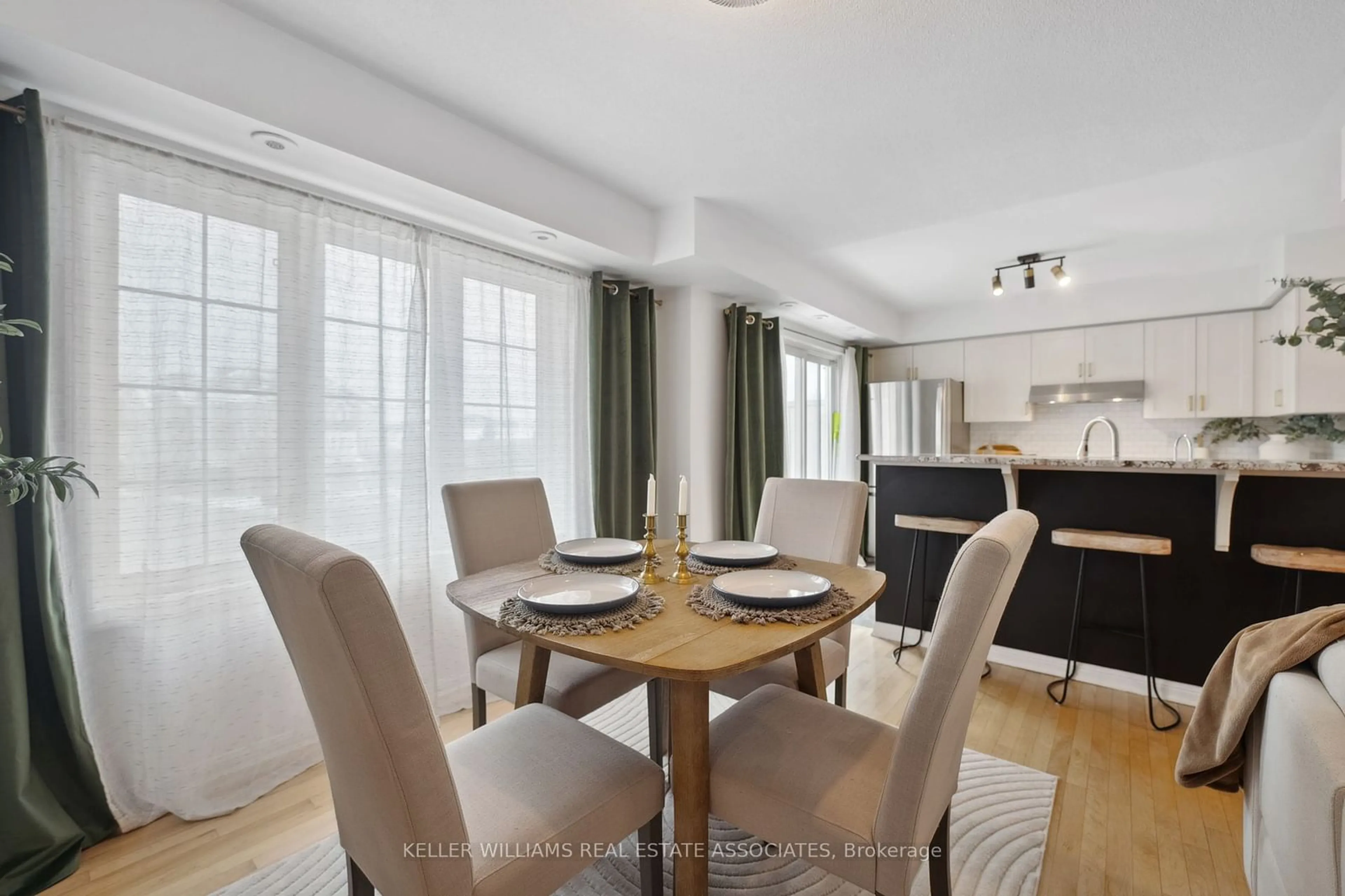 Dining room, unknown for 2614 Dashwood Dr #49, Oakville Ontario L6M 0K5