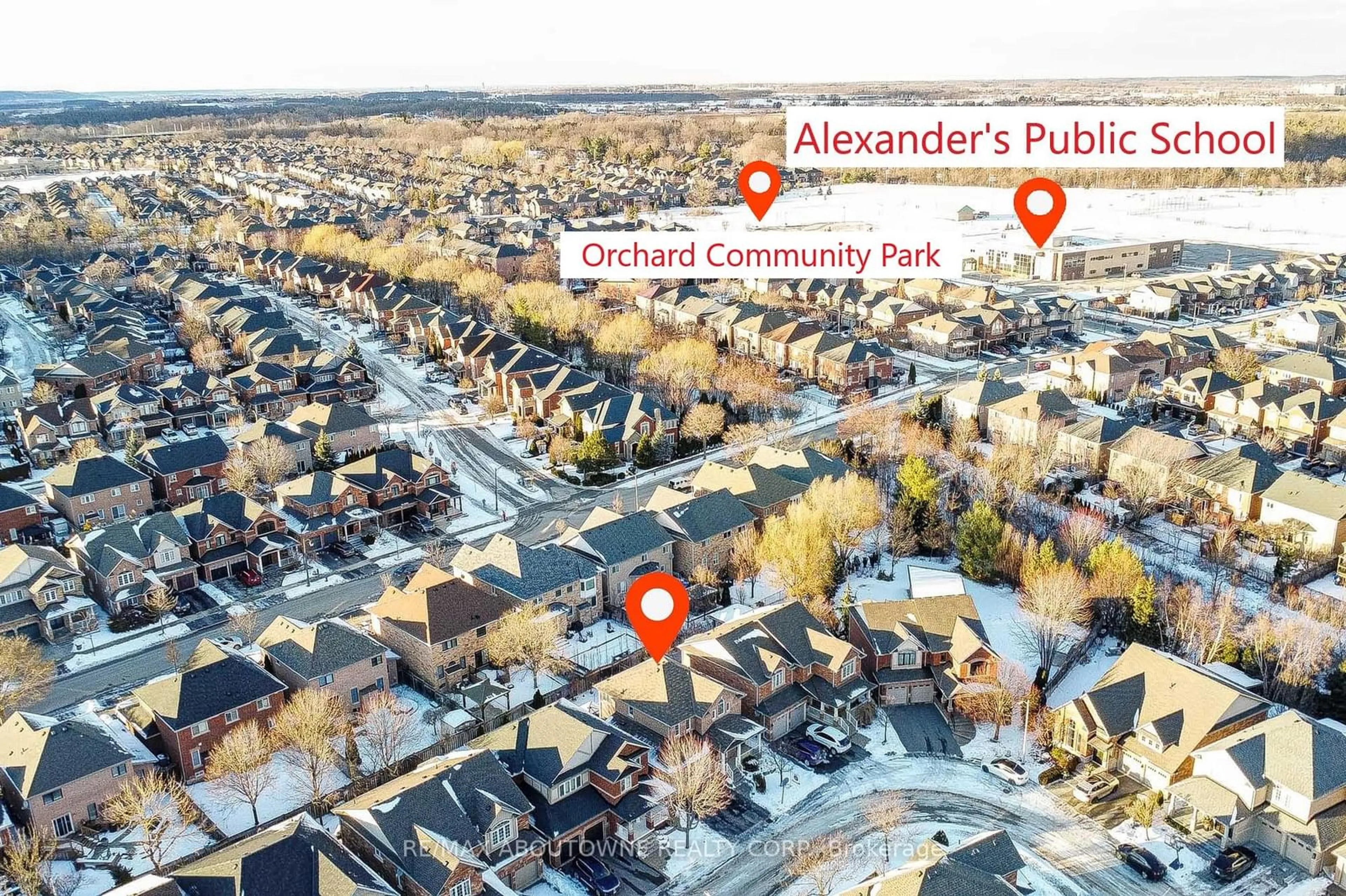 A pic from outside/outdoor area/front of a property/back of a property/a pic from drone, city buildings view from balcony for 2116 Newell Cres, Burlington Ontario L7L 7C3