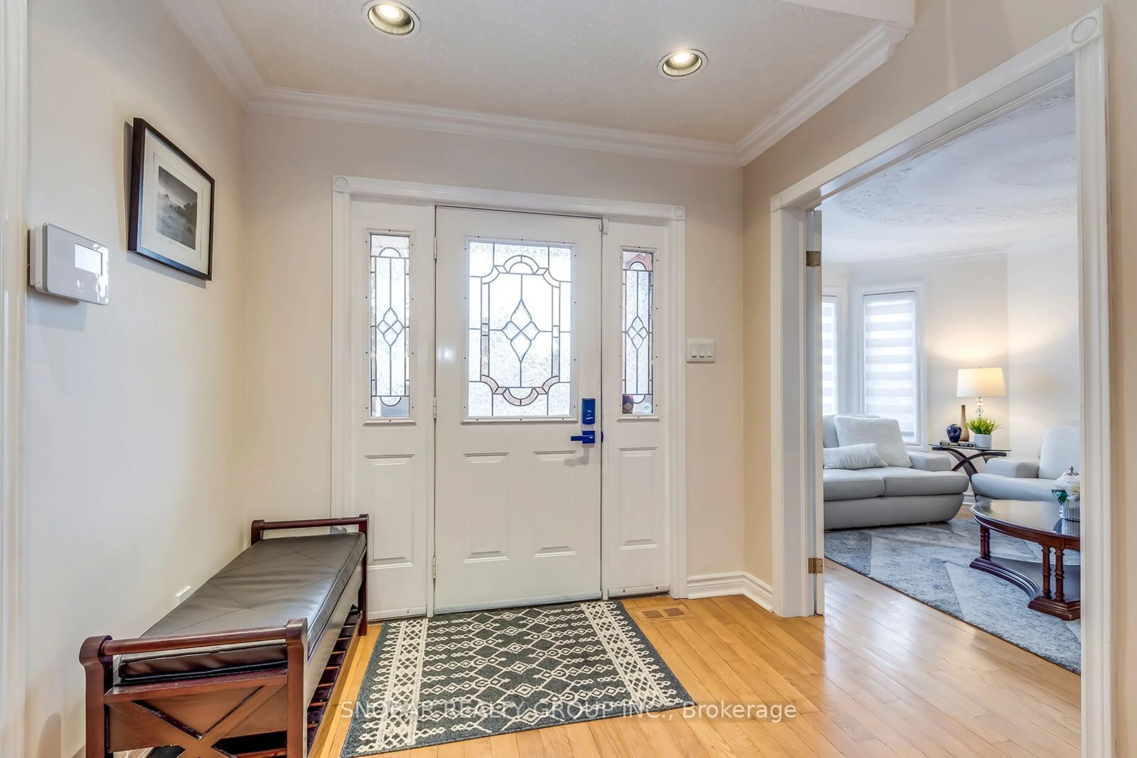 Indoor entryway for 214 Gamma St, Toronto Ontario M8W 4G5